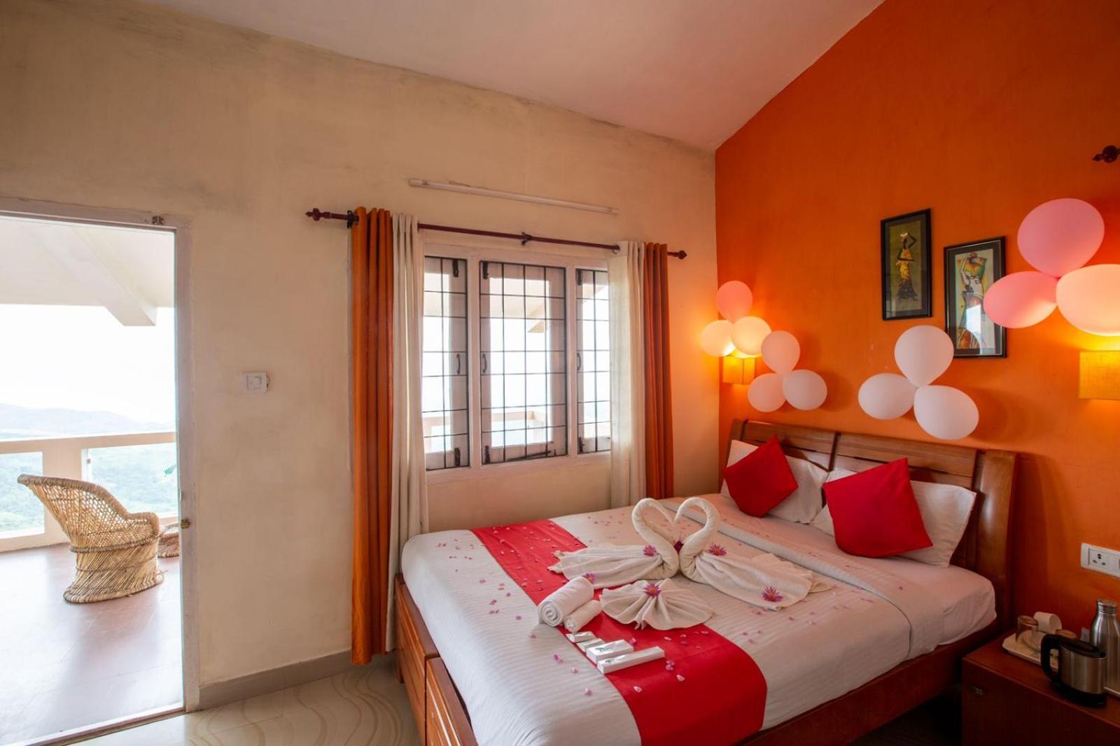 Double Room with Mountain View - Photo 1