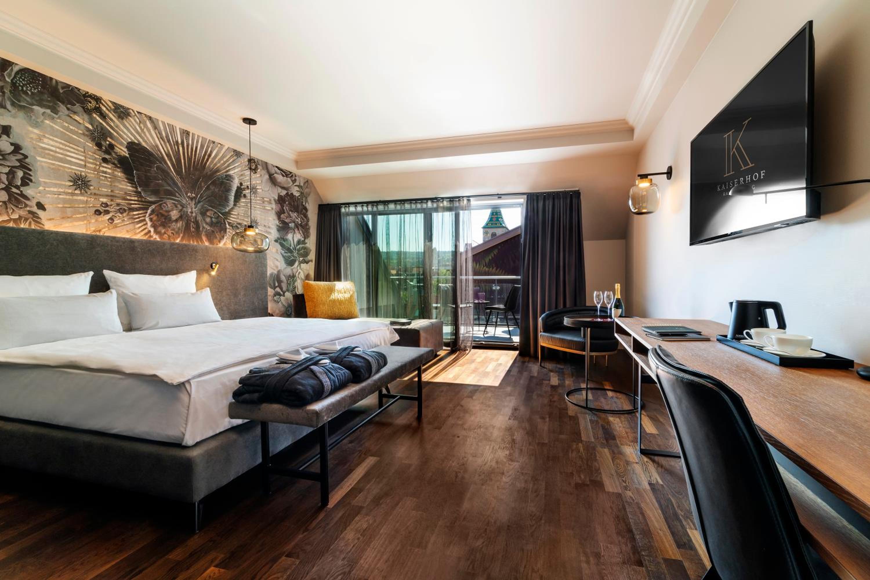 Large Double Room - Photo 2