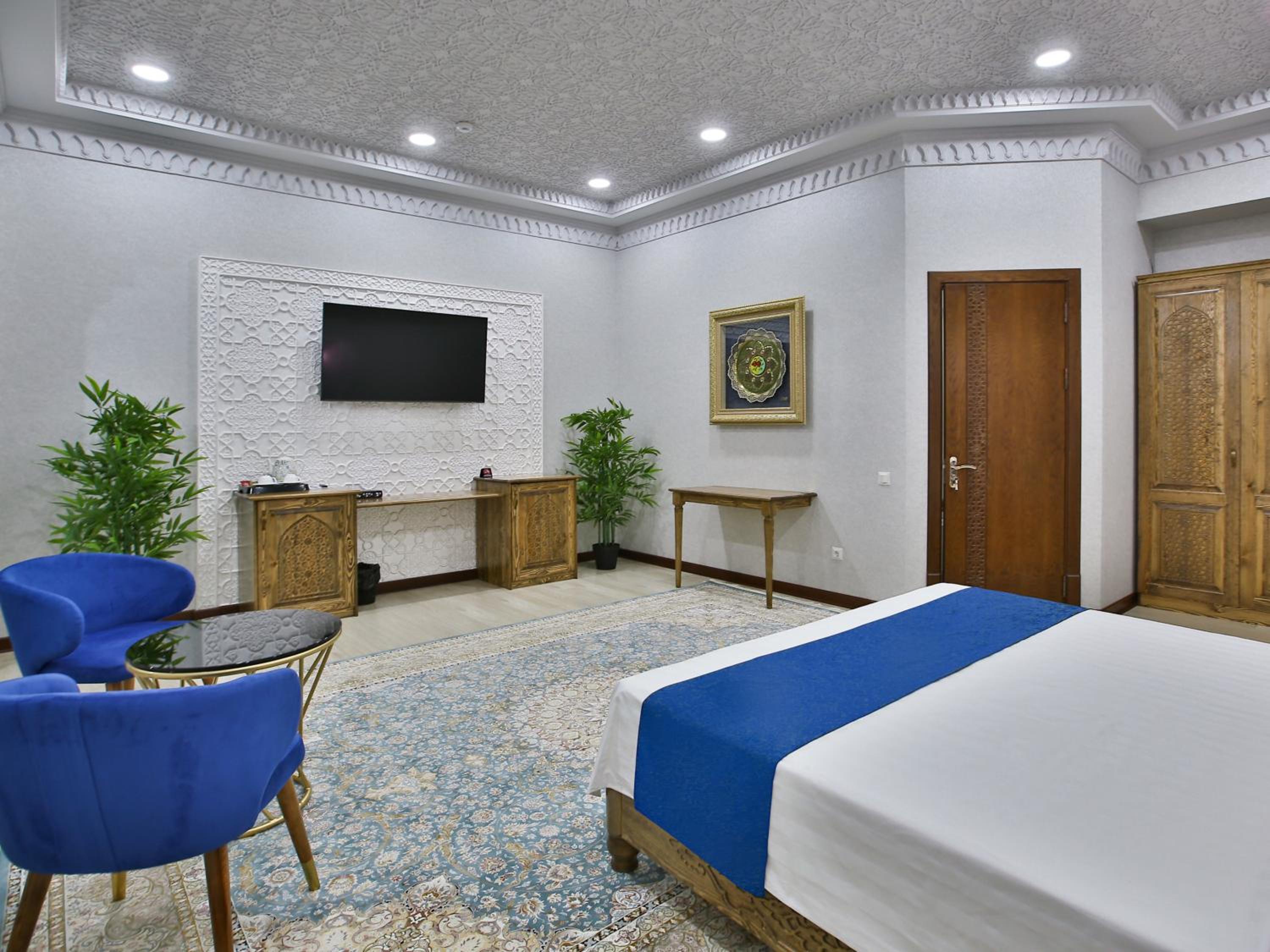 Suite with Spa Bath photo 3