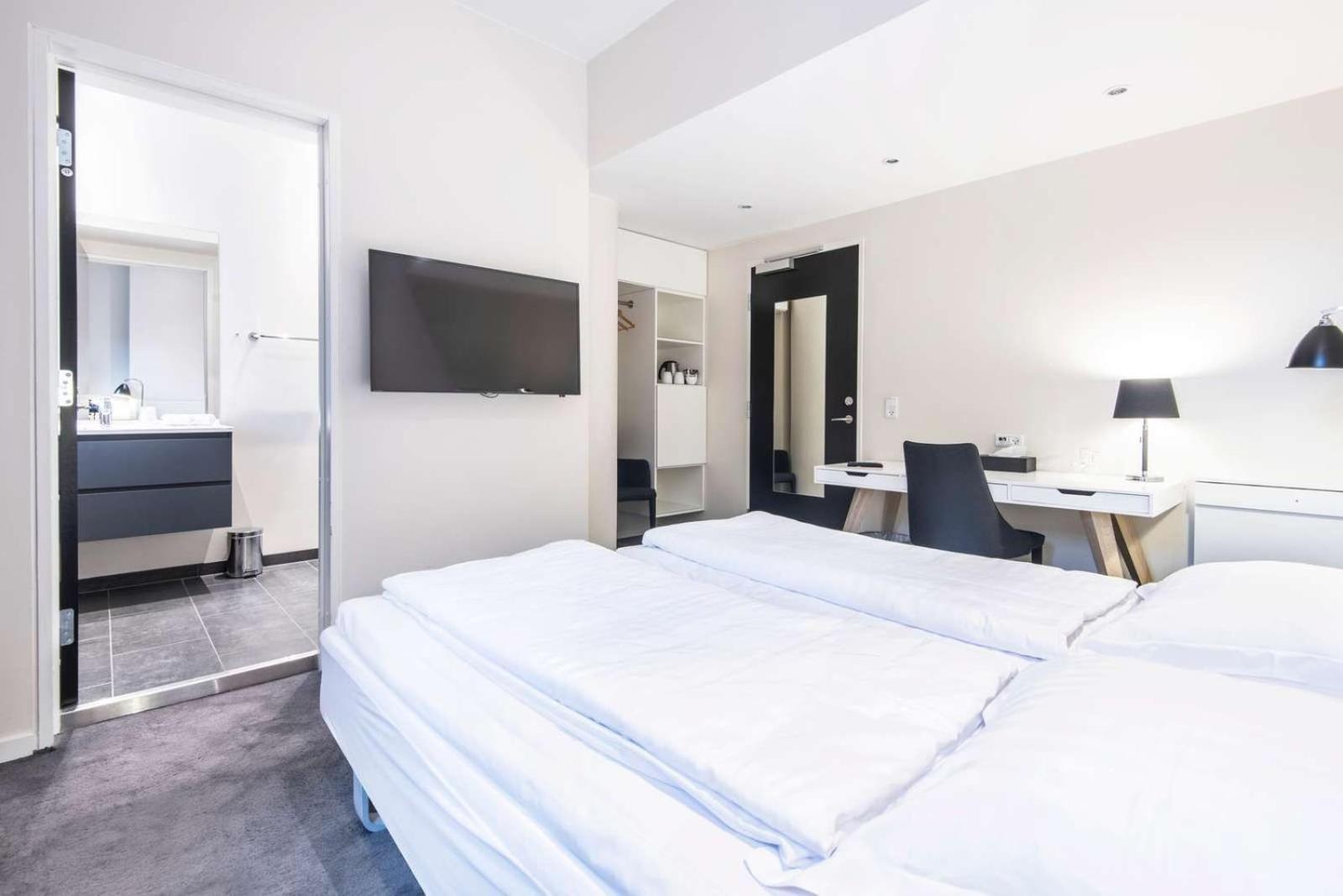 Nordic Twin Room with no view, basement level, no elevator, annex building