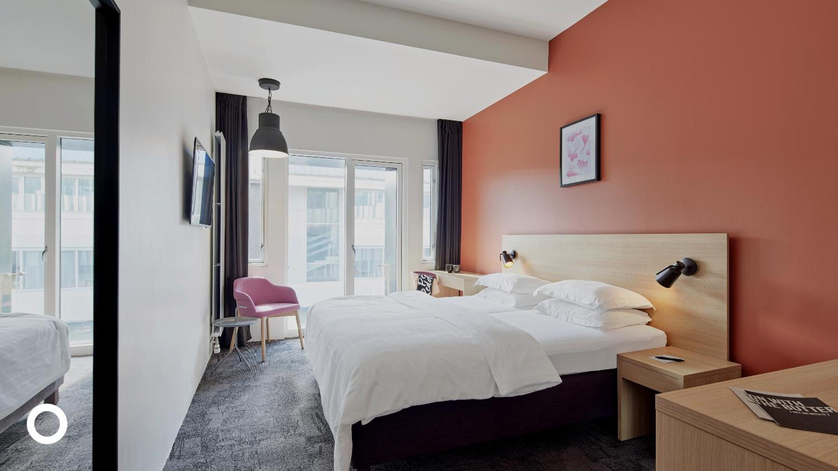 Deluxe Double or Twin Room photo 1