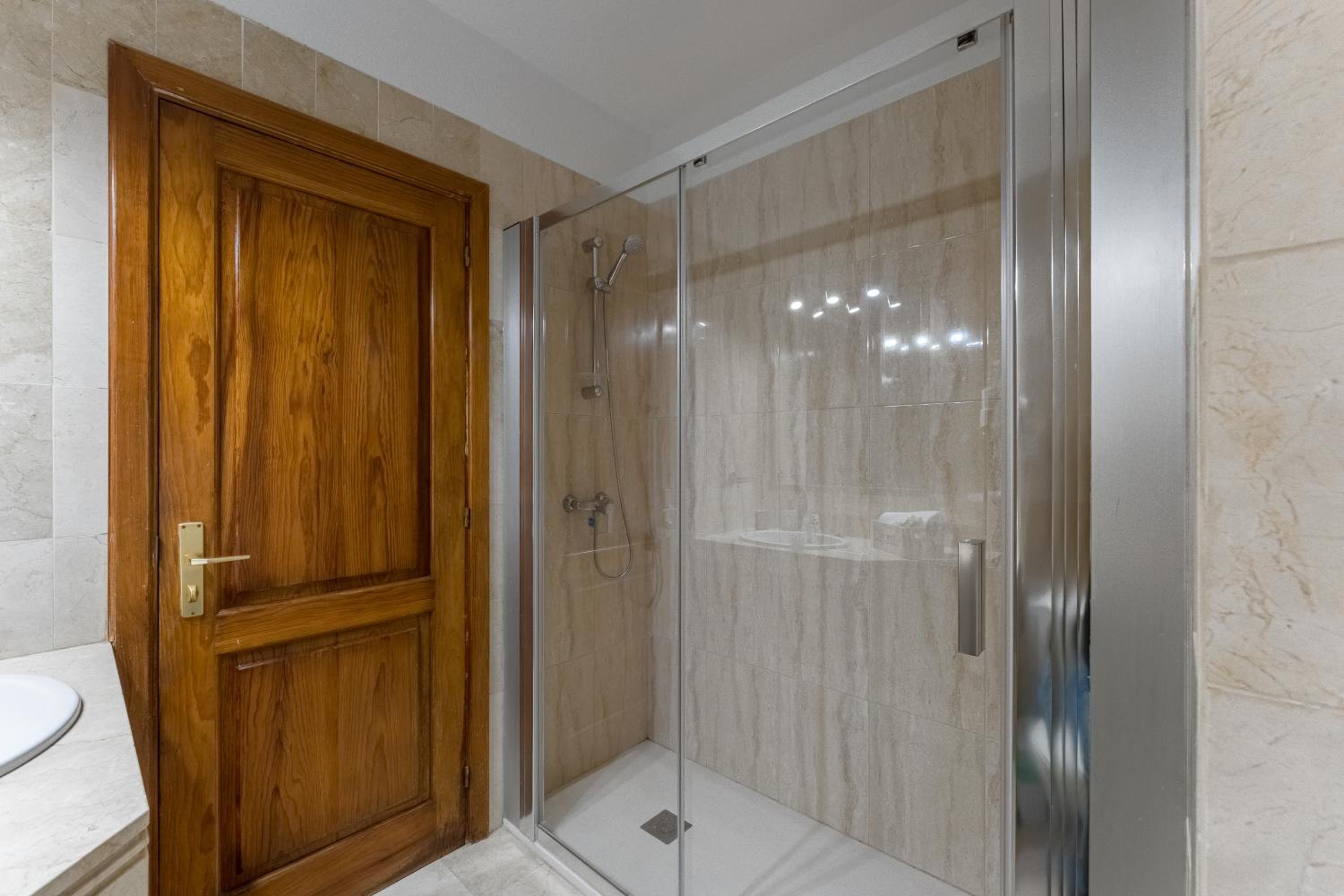One-Bedroom Apartment - Photo 8
