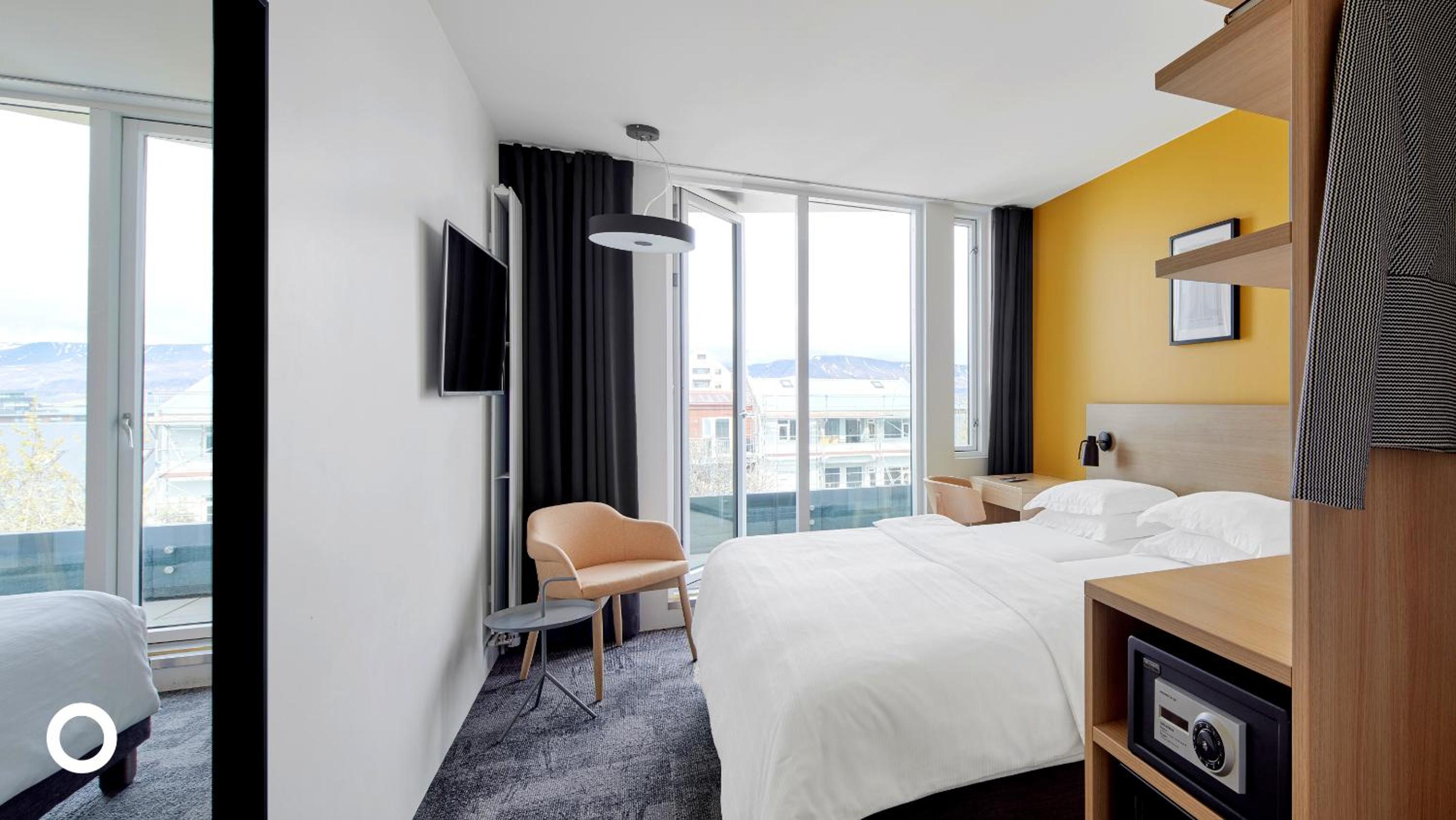 Double or Twin Room with Balcony - Photo 1