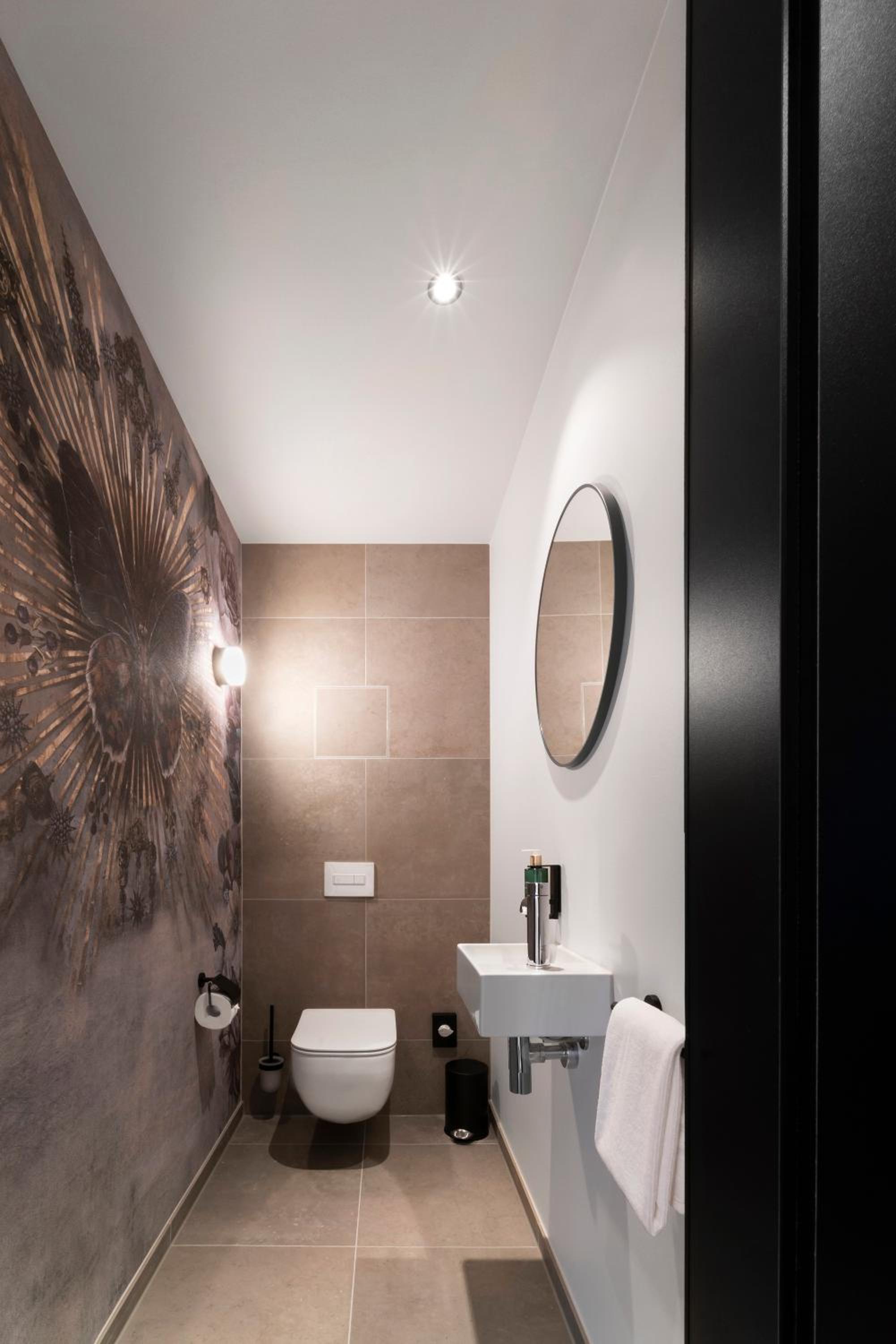 Large Double Room - Photo 5