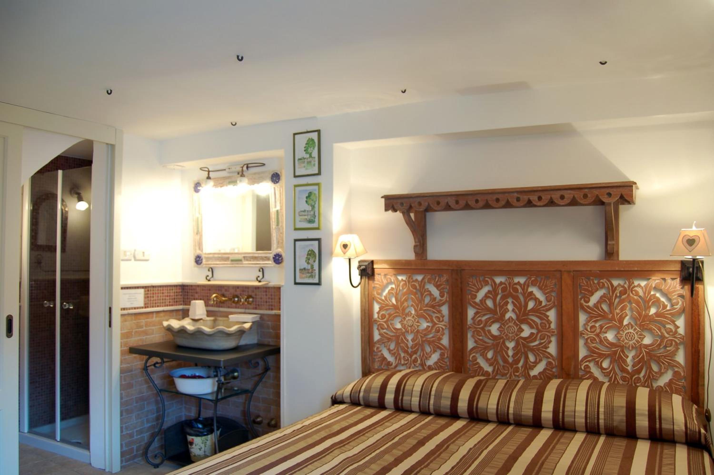 Double Or Twin Room With Private Bathroom photo 3
