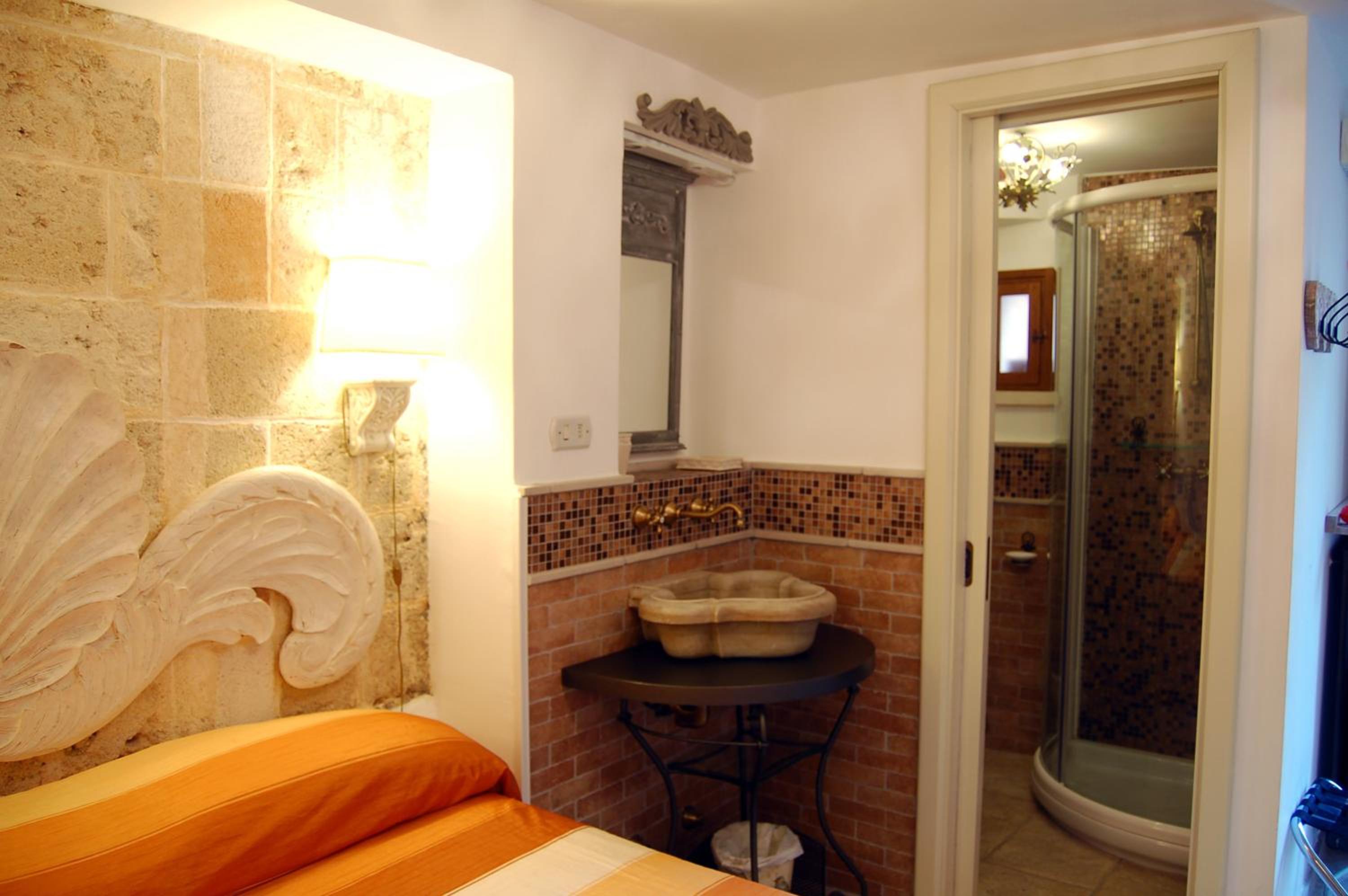 Double Or Twin Room With Private Bathroom photo 3