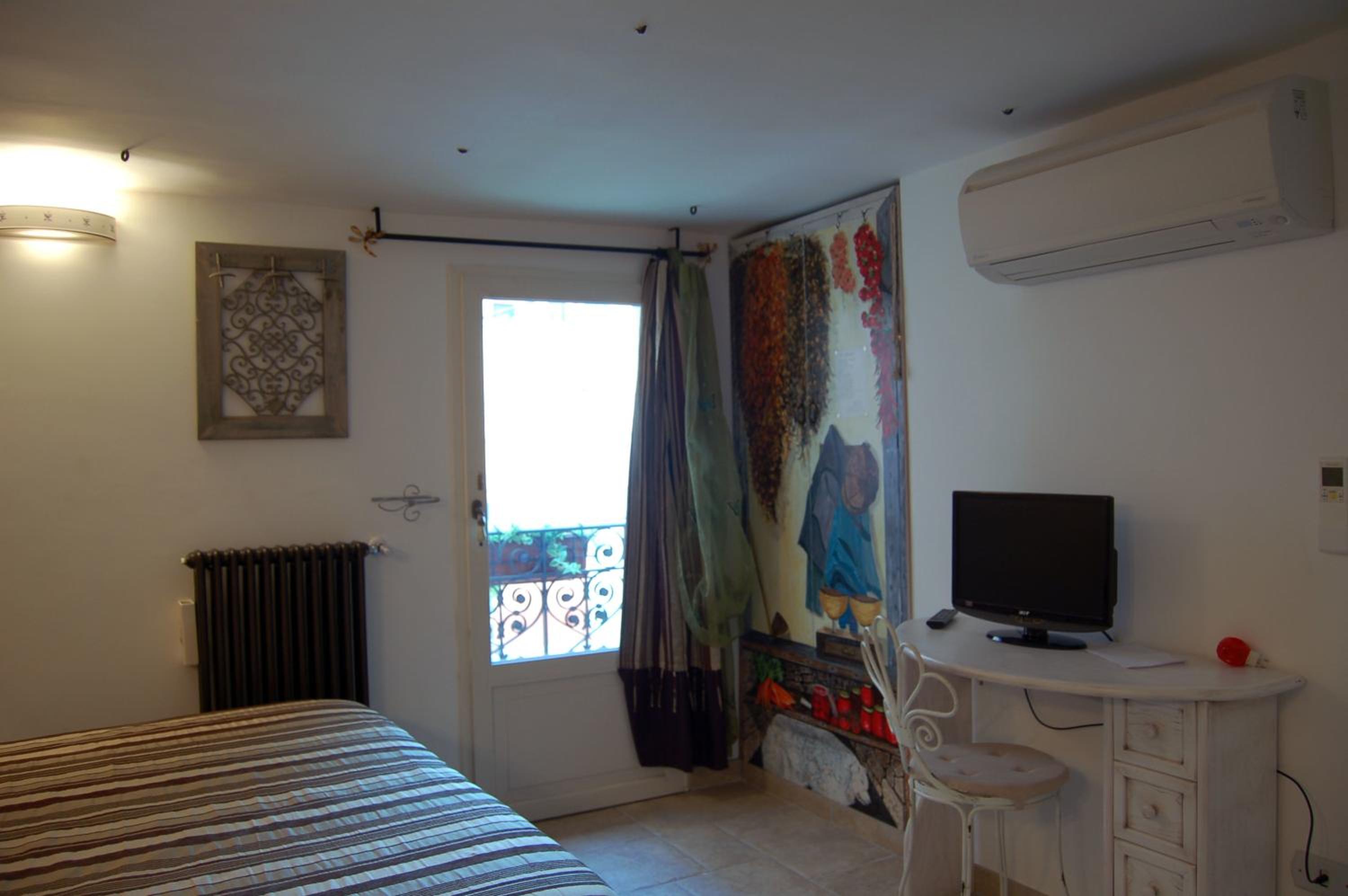Double Or Twin Room With Private Bathroom photo 2