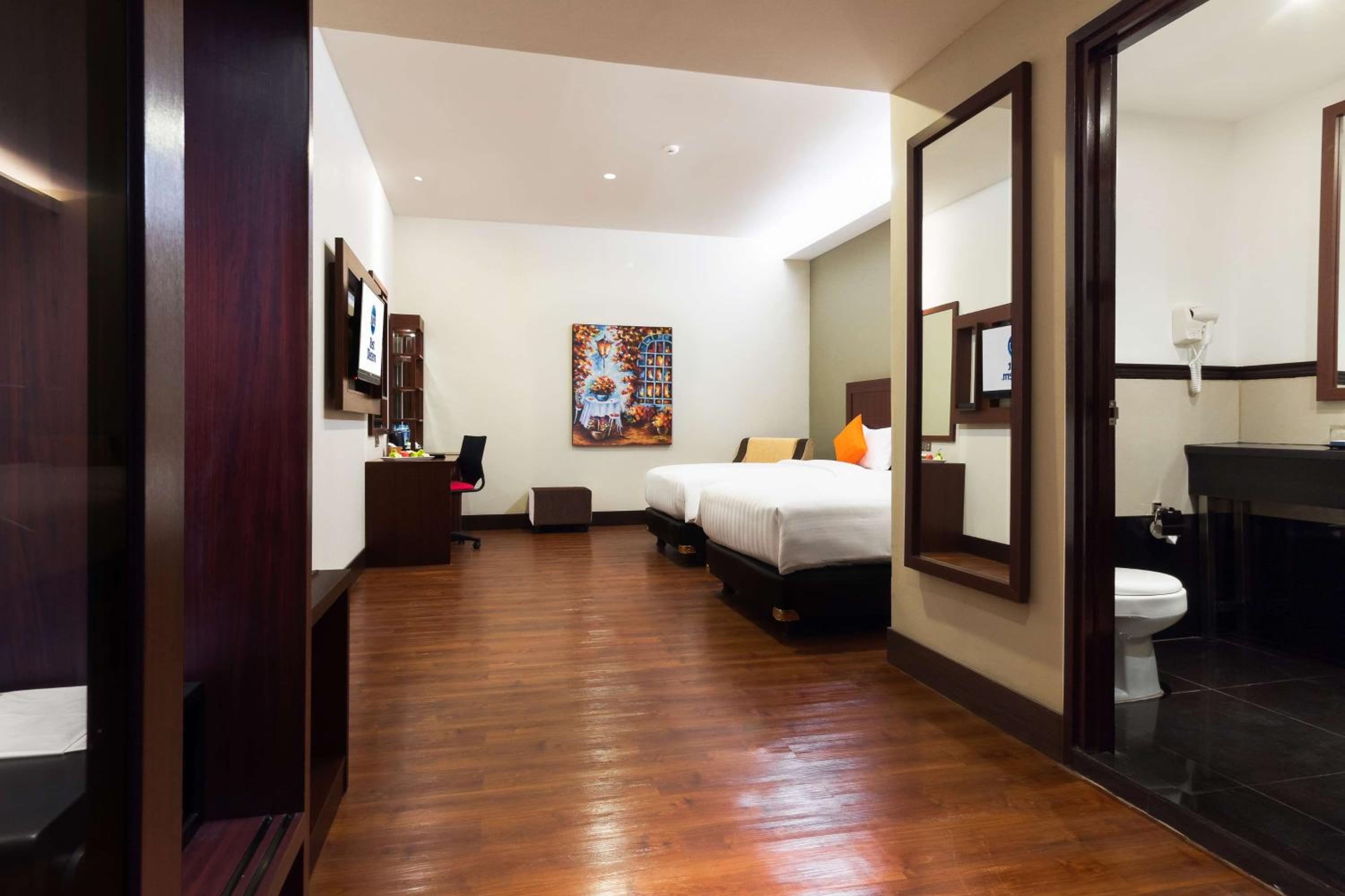 Superior Twin Room with Shower - Non-Smoking/No Window In Room