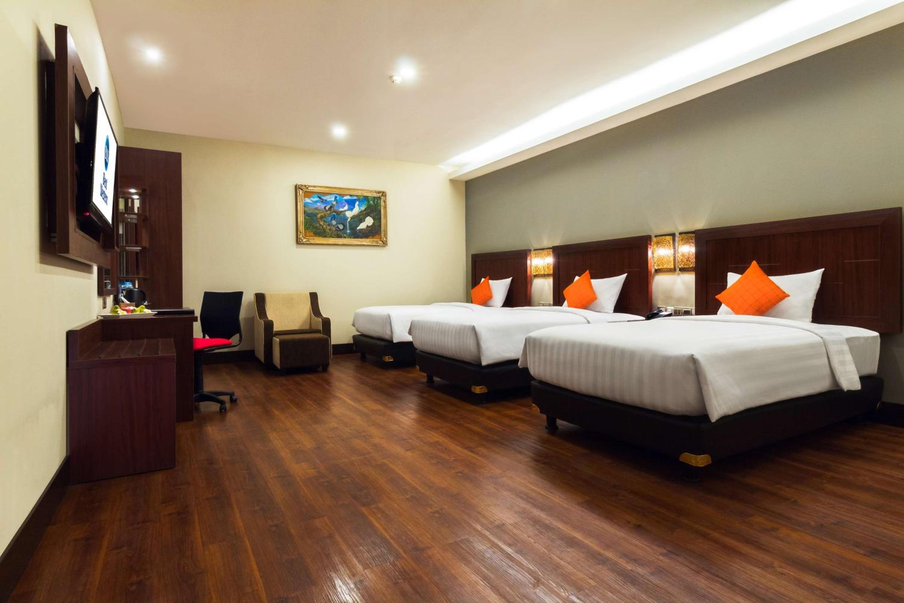 Family Room with Three Single Beds - No Window