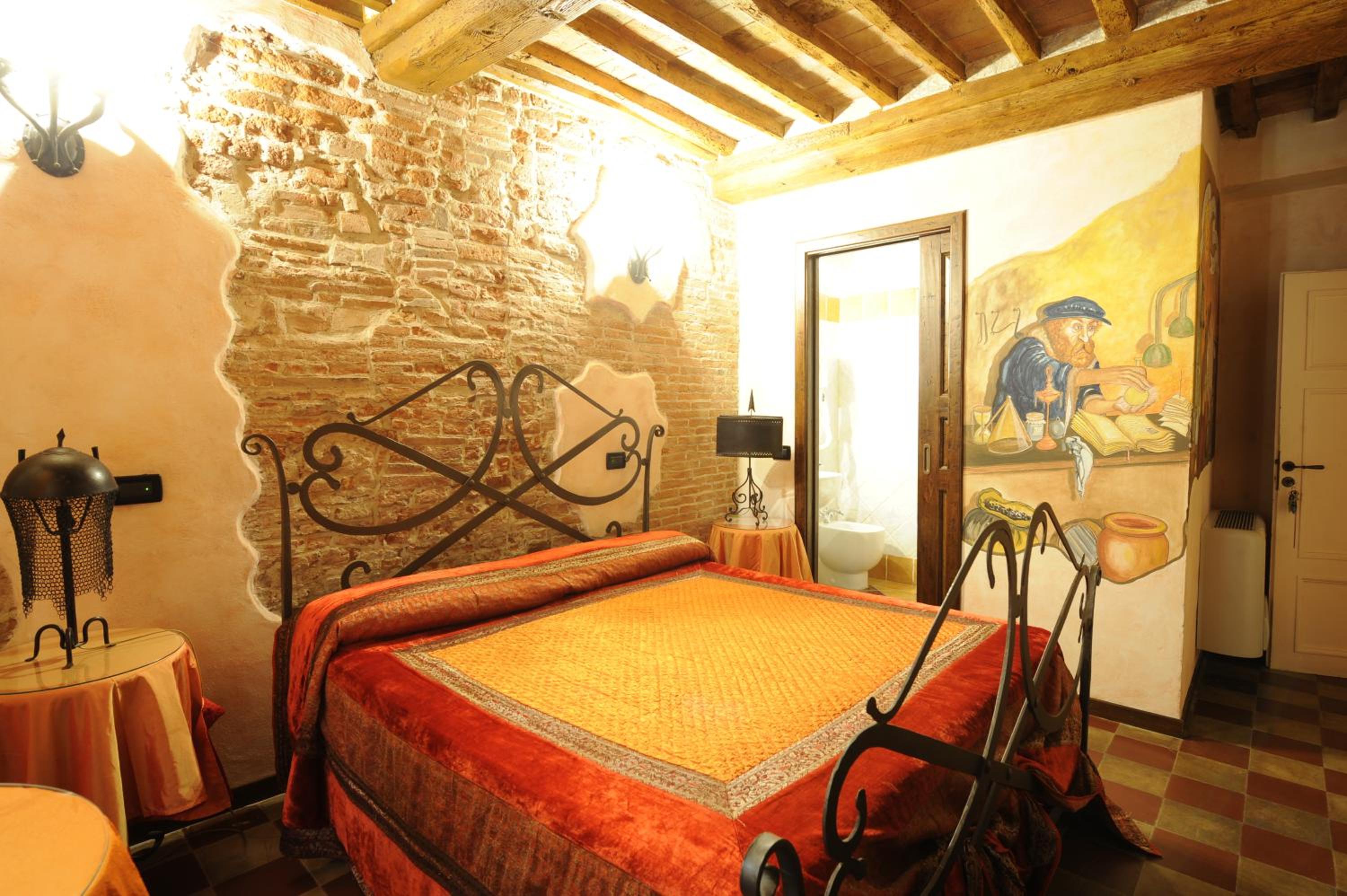 Double Room - Photo 2