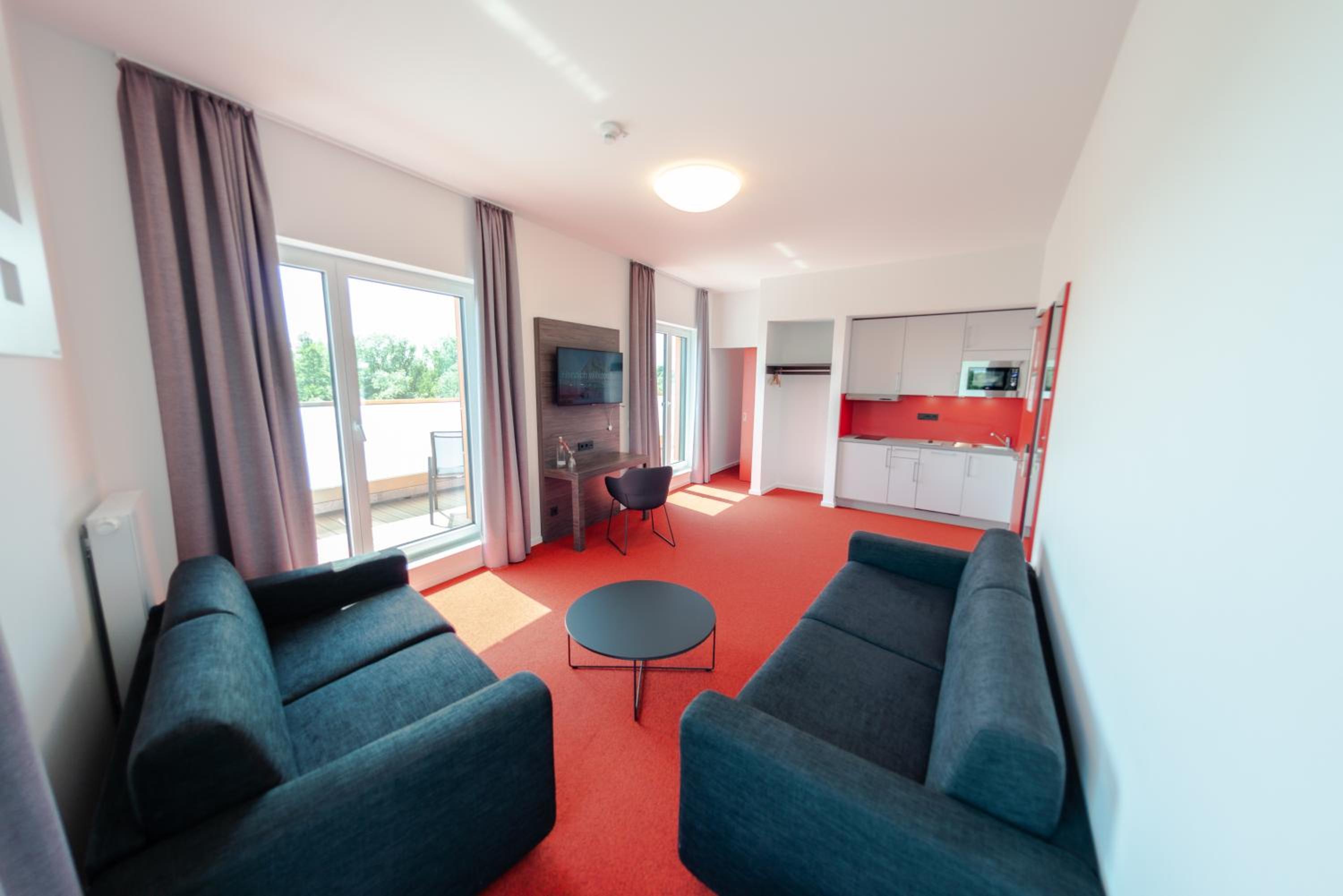 Suite - Photo 3
