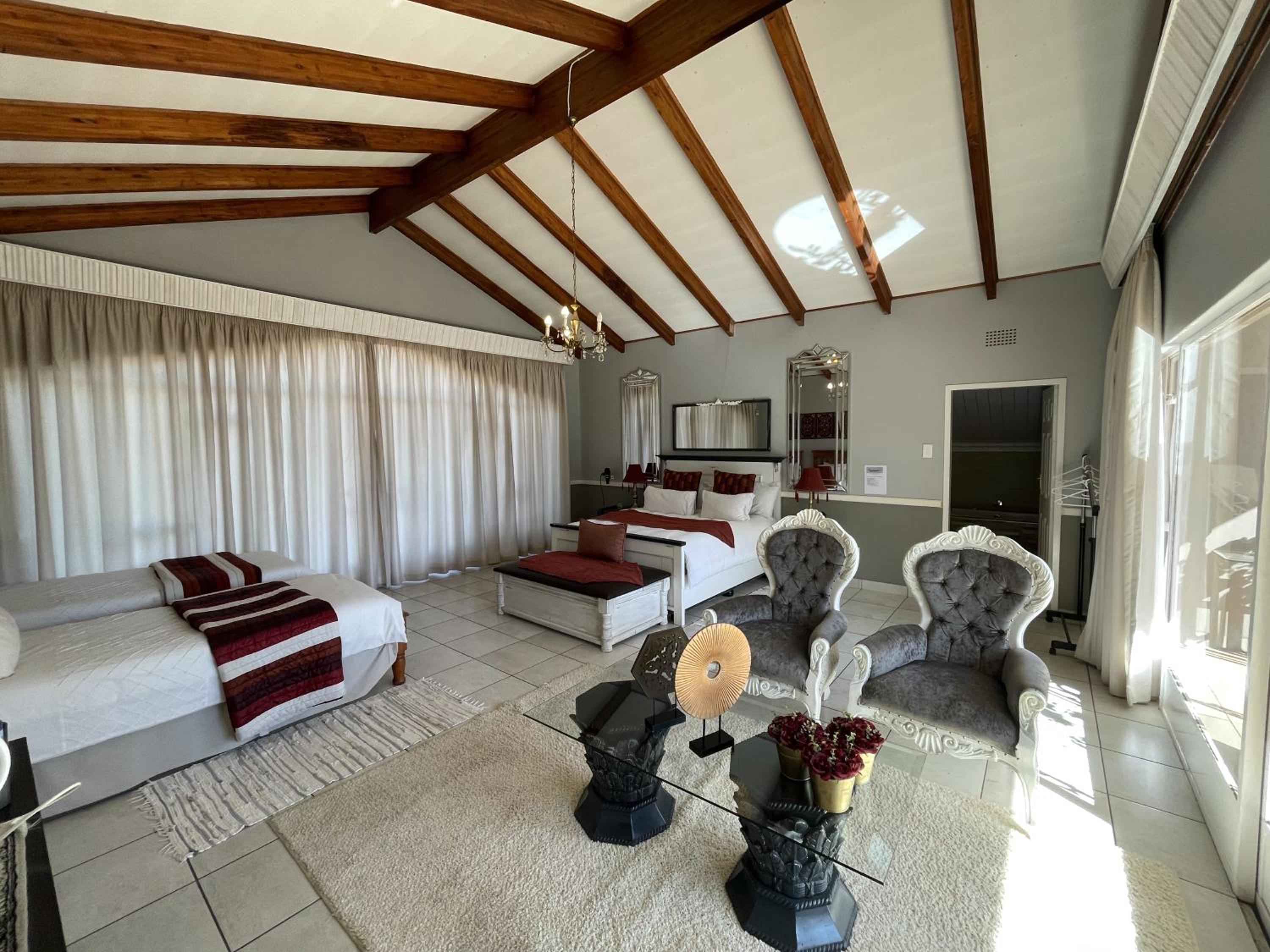 Deluxe Family Room photo 1