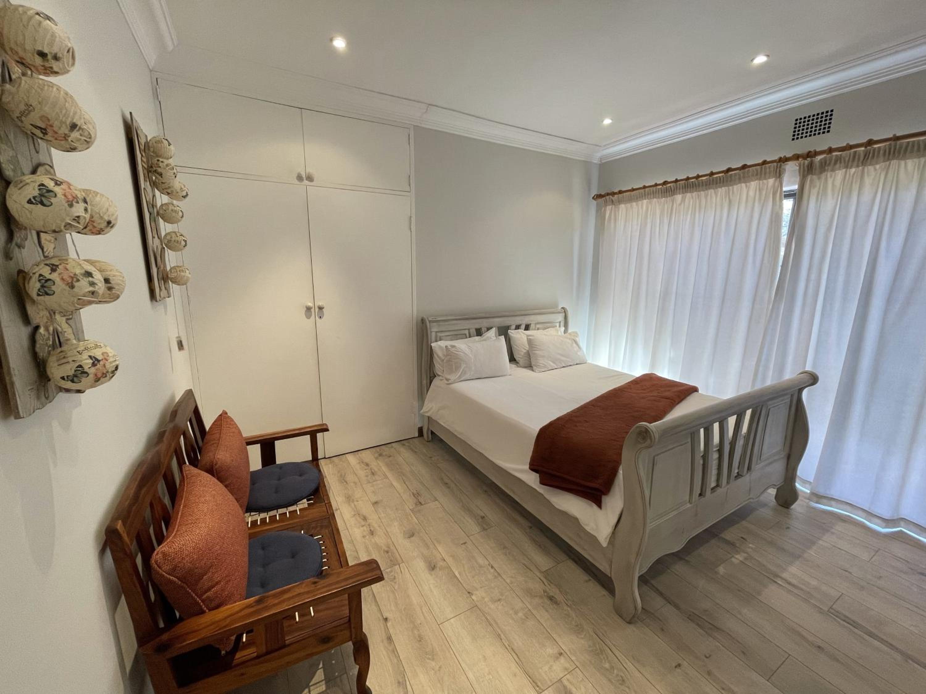 Large Double Room photo 1