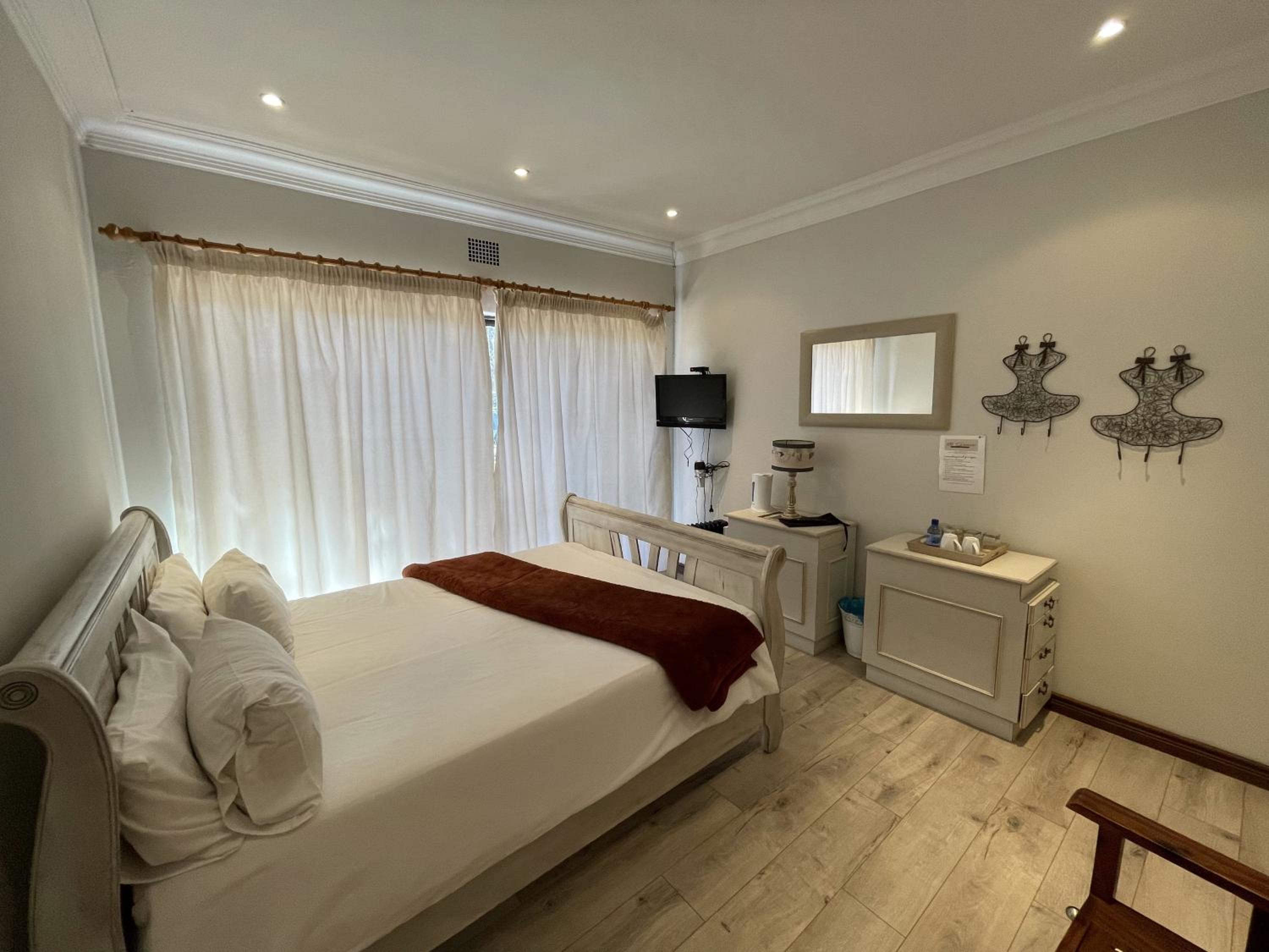 Large Double Room photo 3