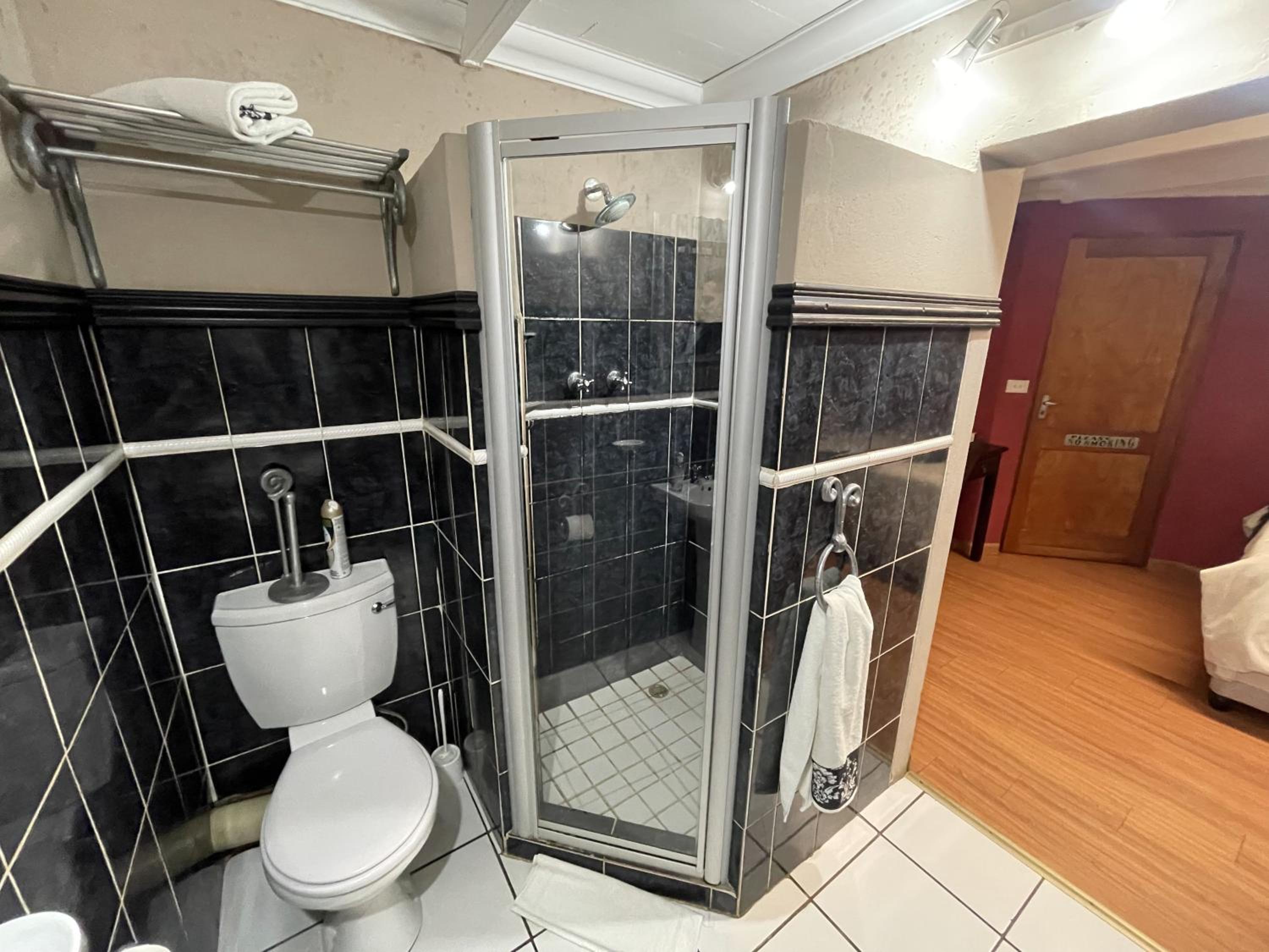 Budget Double Room - Photo 2