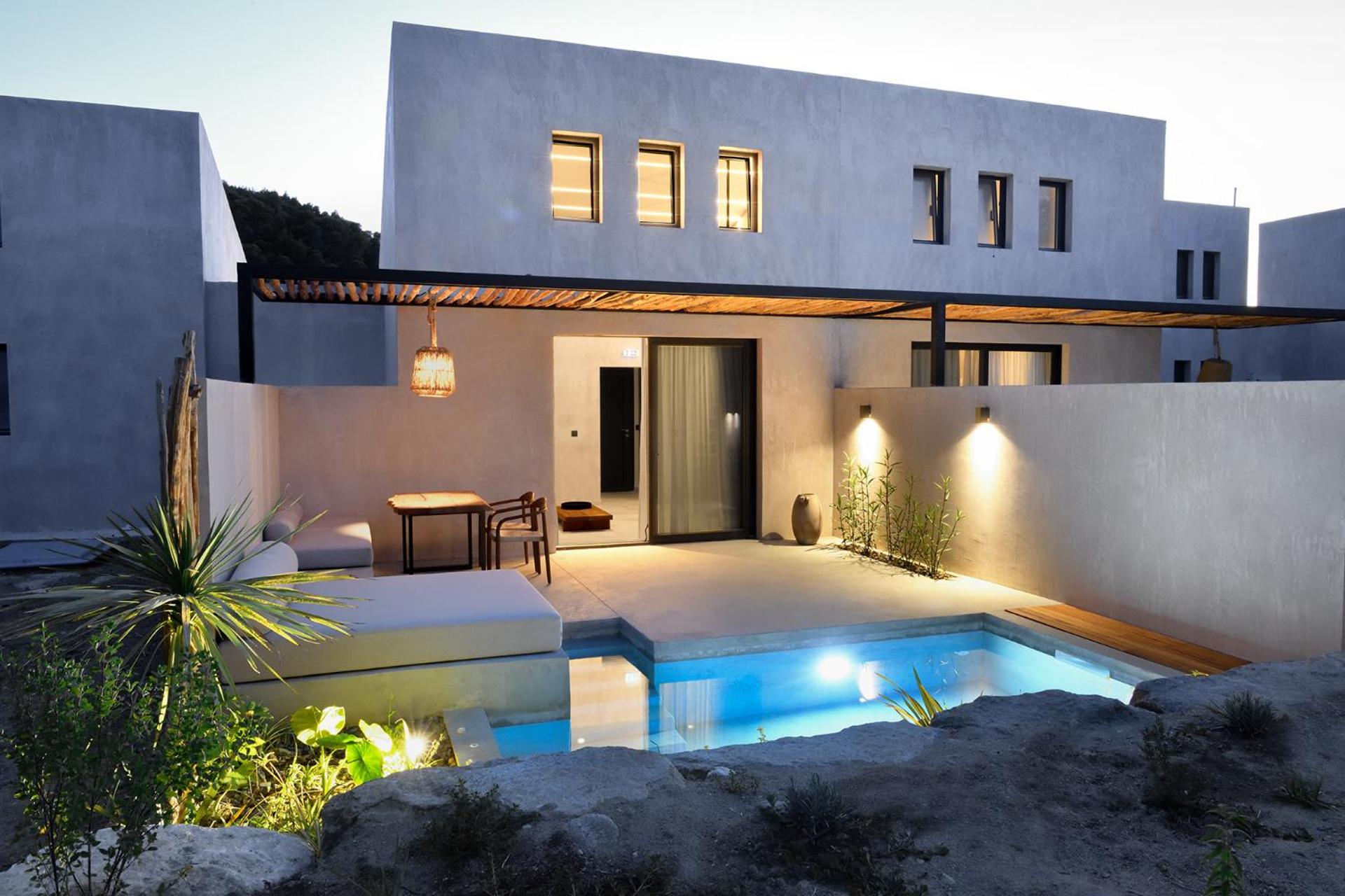 Suite with Private Pool - Photo 7