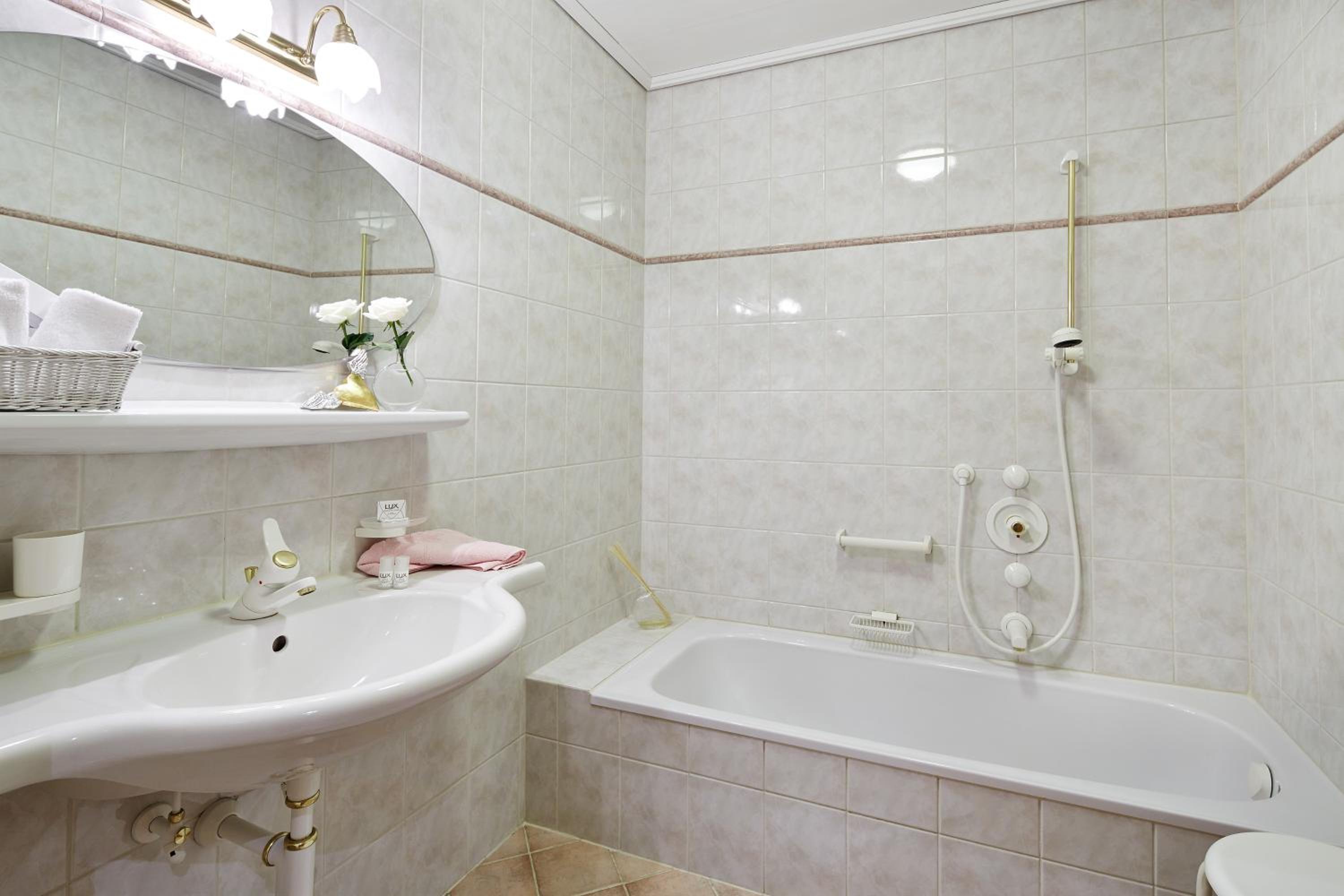 Deluxe Single Room with Balcony photo 2