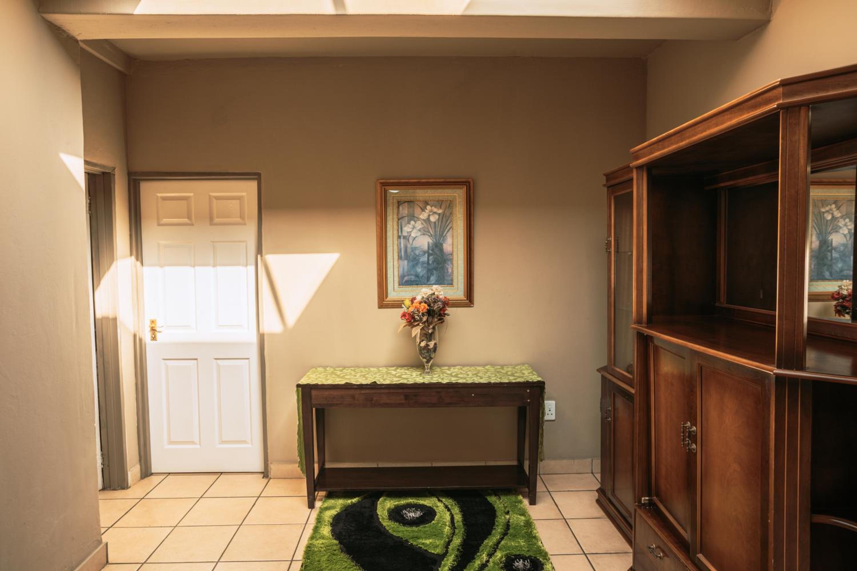 Family Room photo 3
