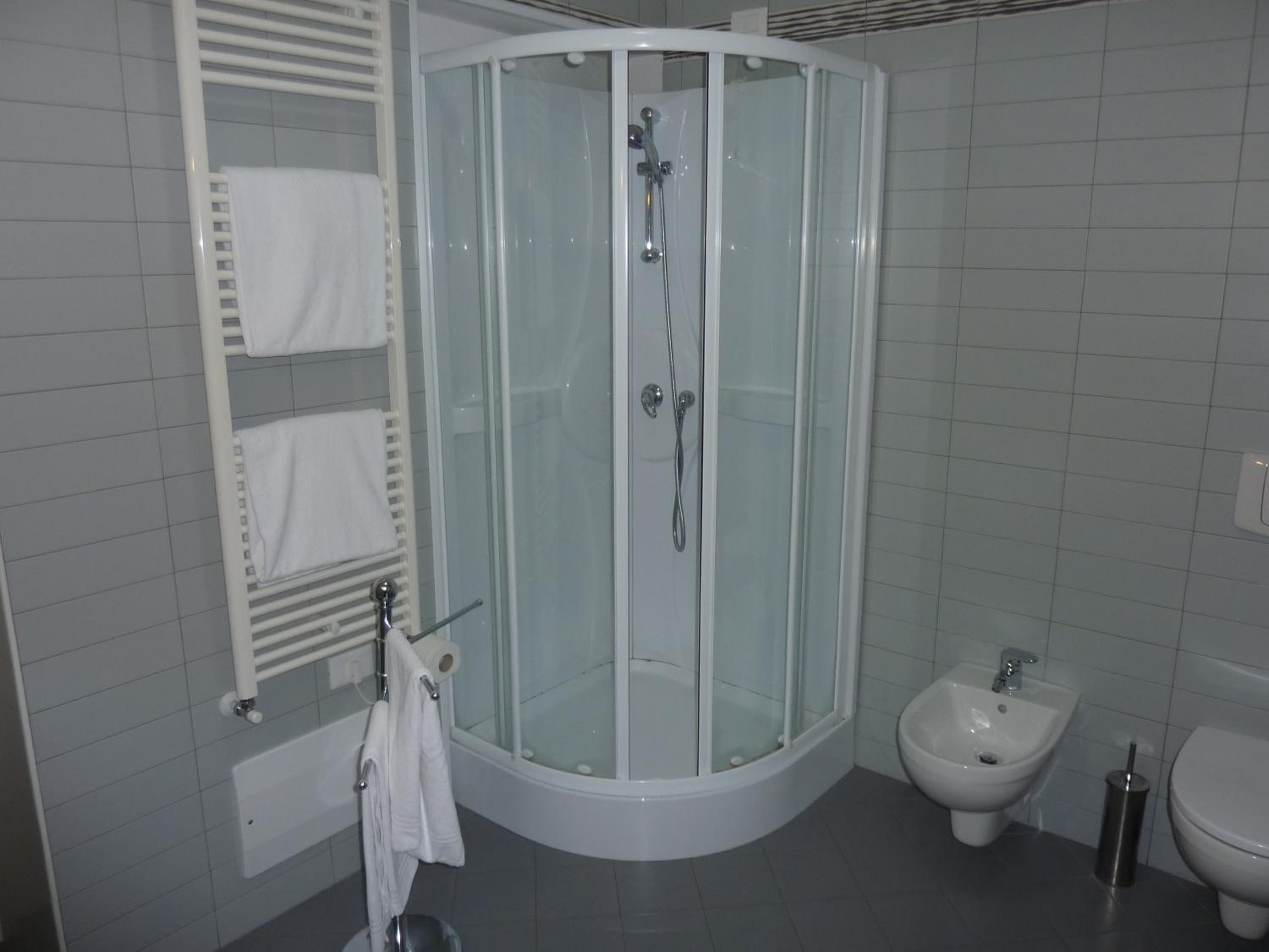 Superior Double or Twin Room - Photo 5