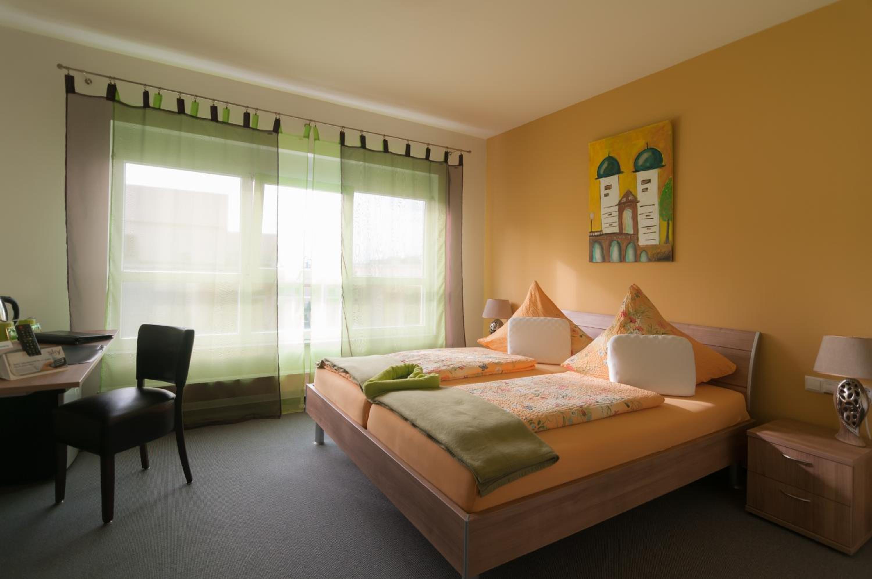 Double Room - Photo 8
