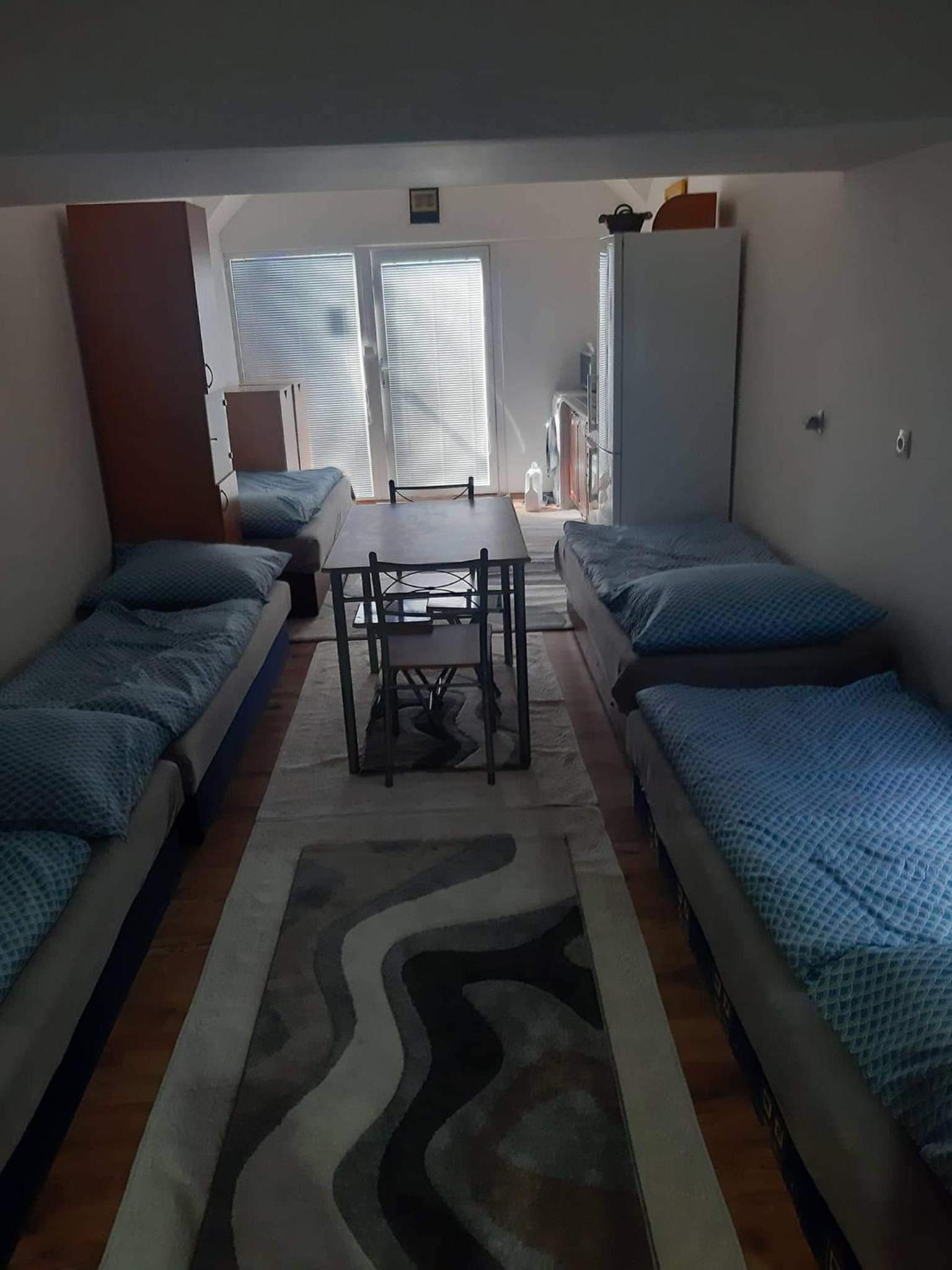 One-Bedroom Apartment - Photo 1