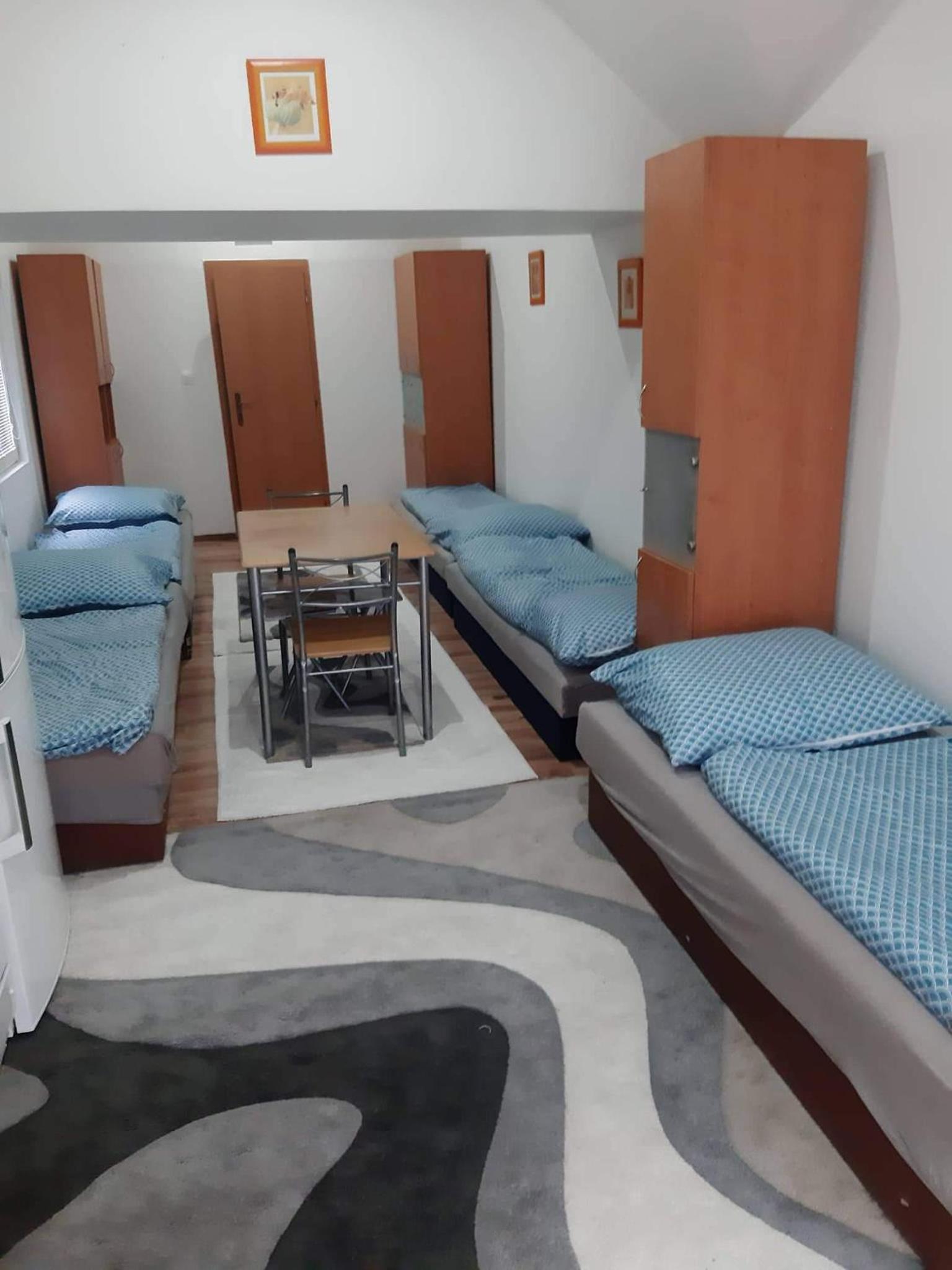 One-Bedroom Apartment - Photo 6