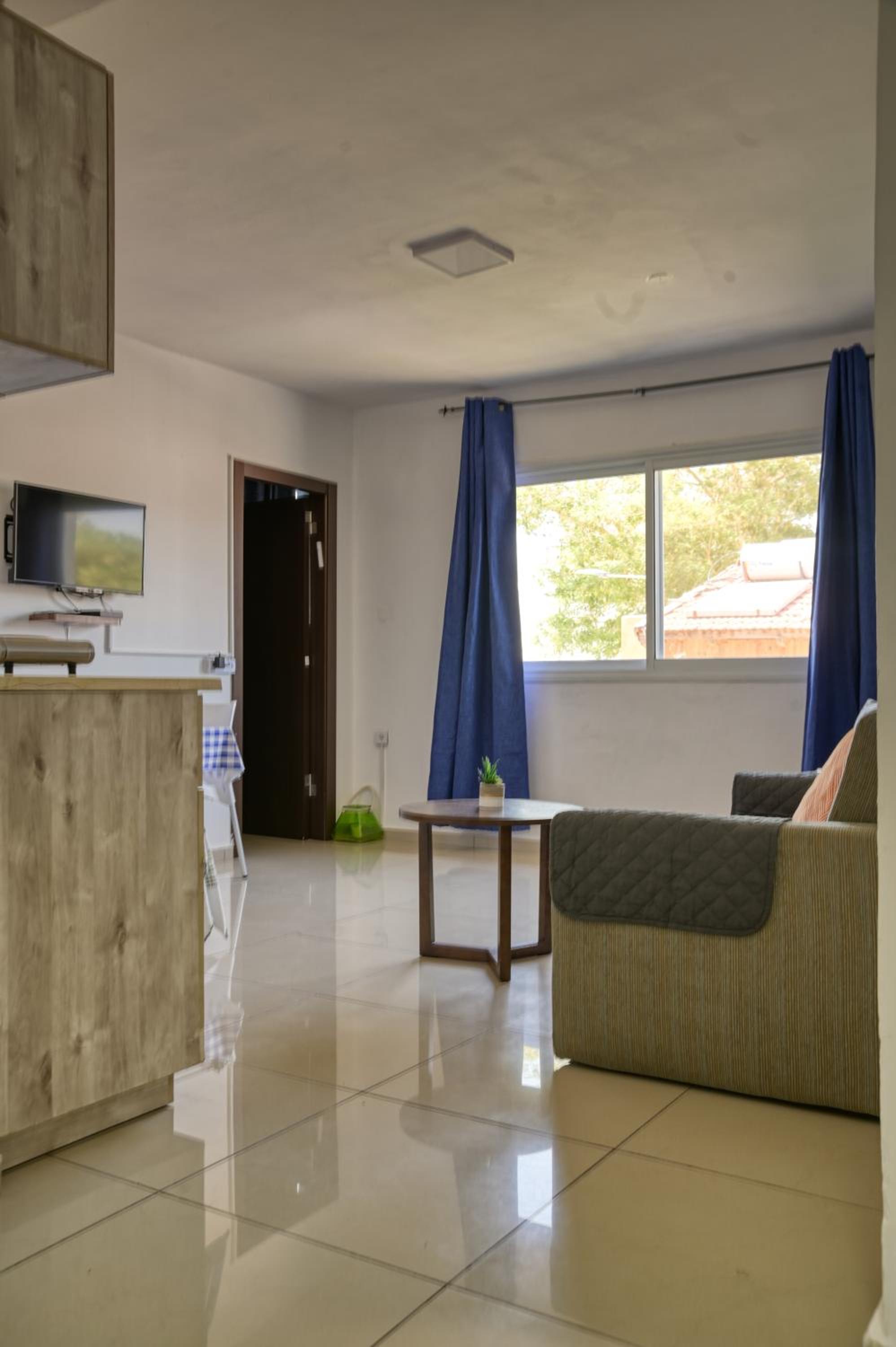 One-Bedroom Apartment - Photo 12