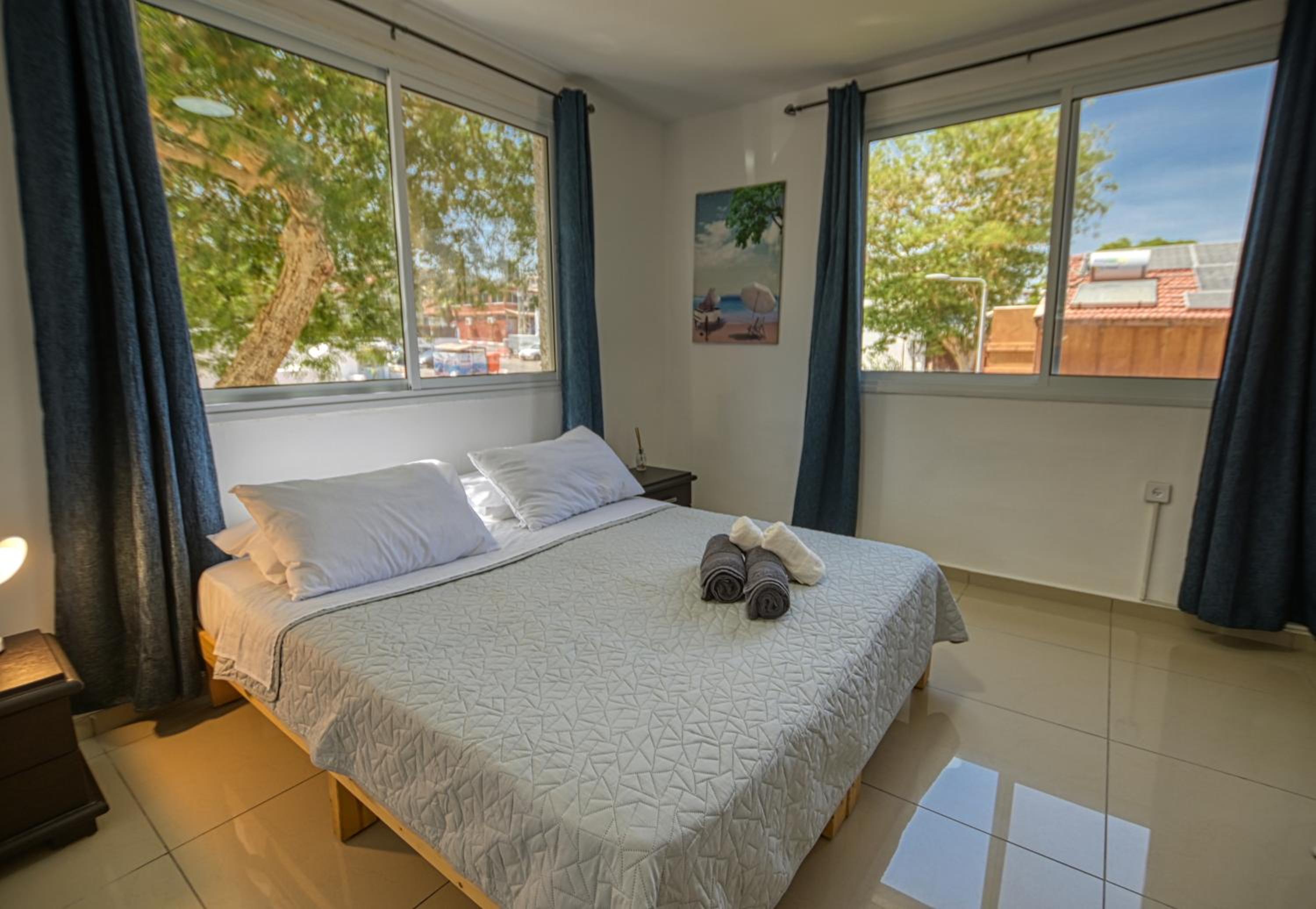 One-Bedroom Apartment - Photo 1