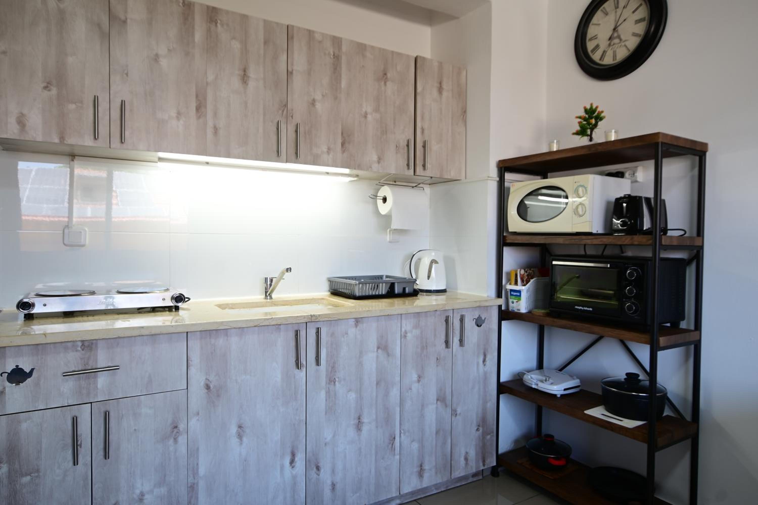 One-Bedroom Apartment - Photo 7