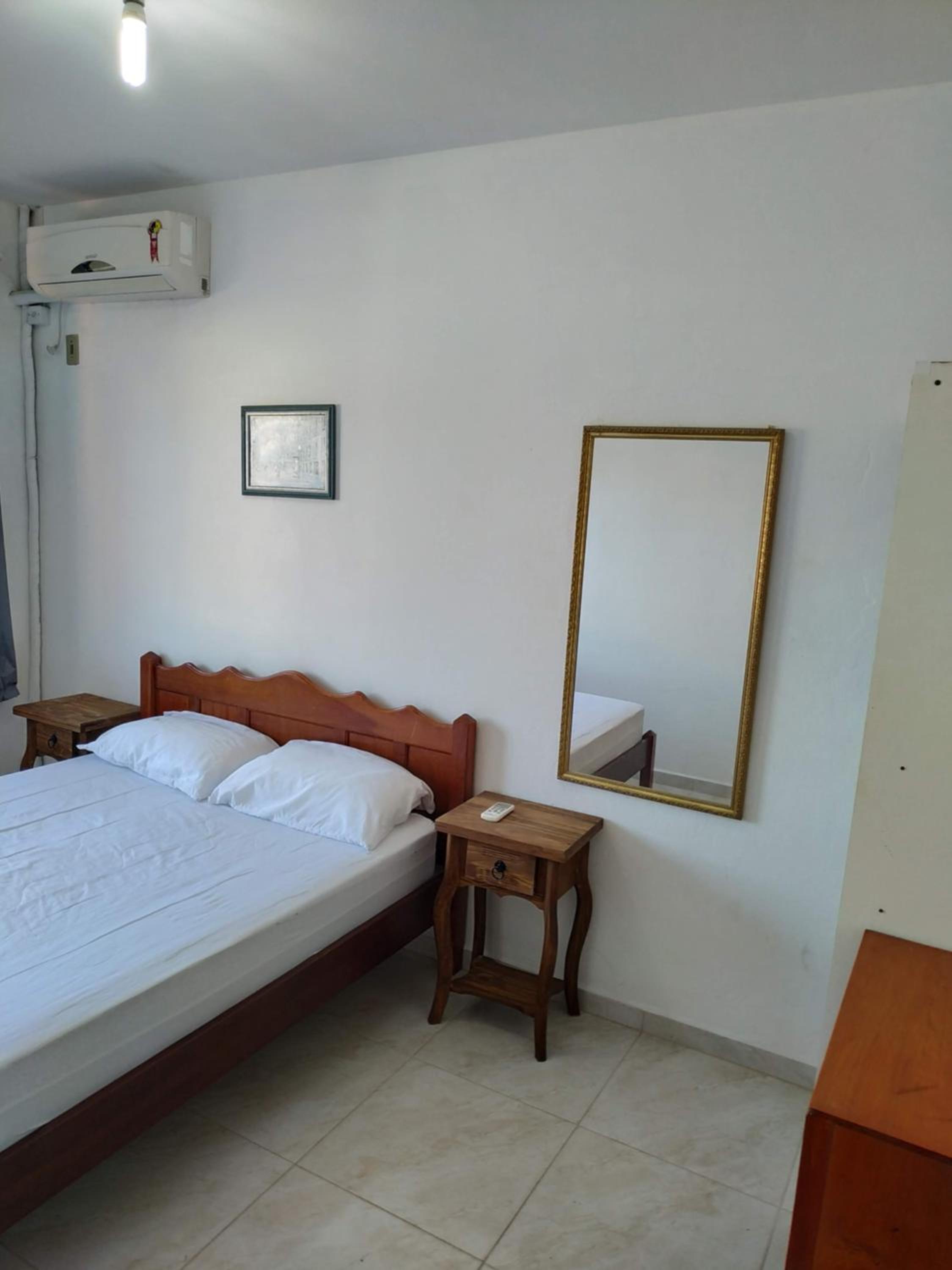One-Bedroom Apartment - 5 photo 1