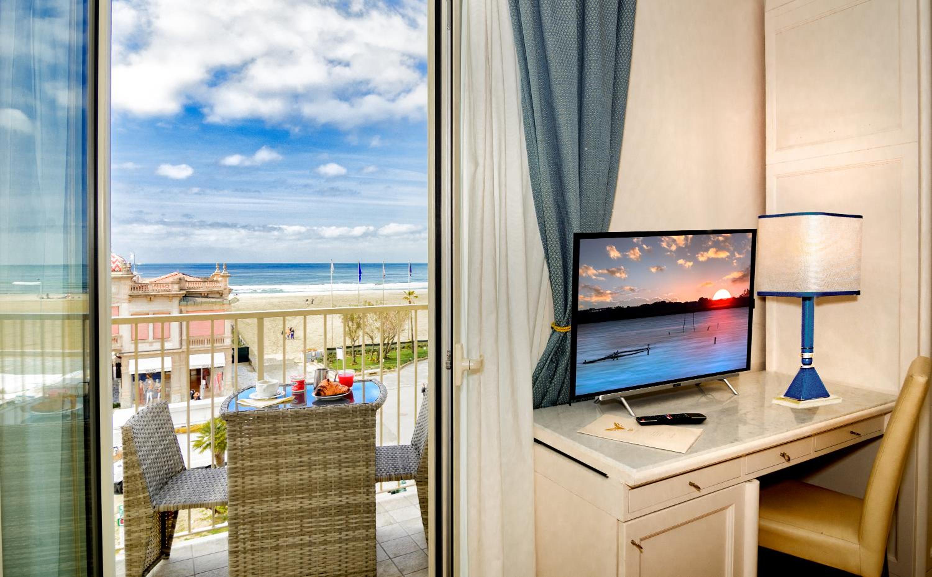 Double Room with Balcony and Sea View photo 2
