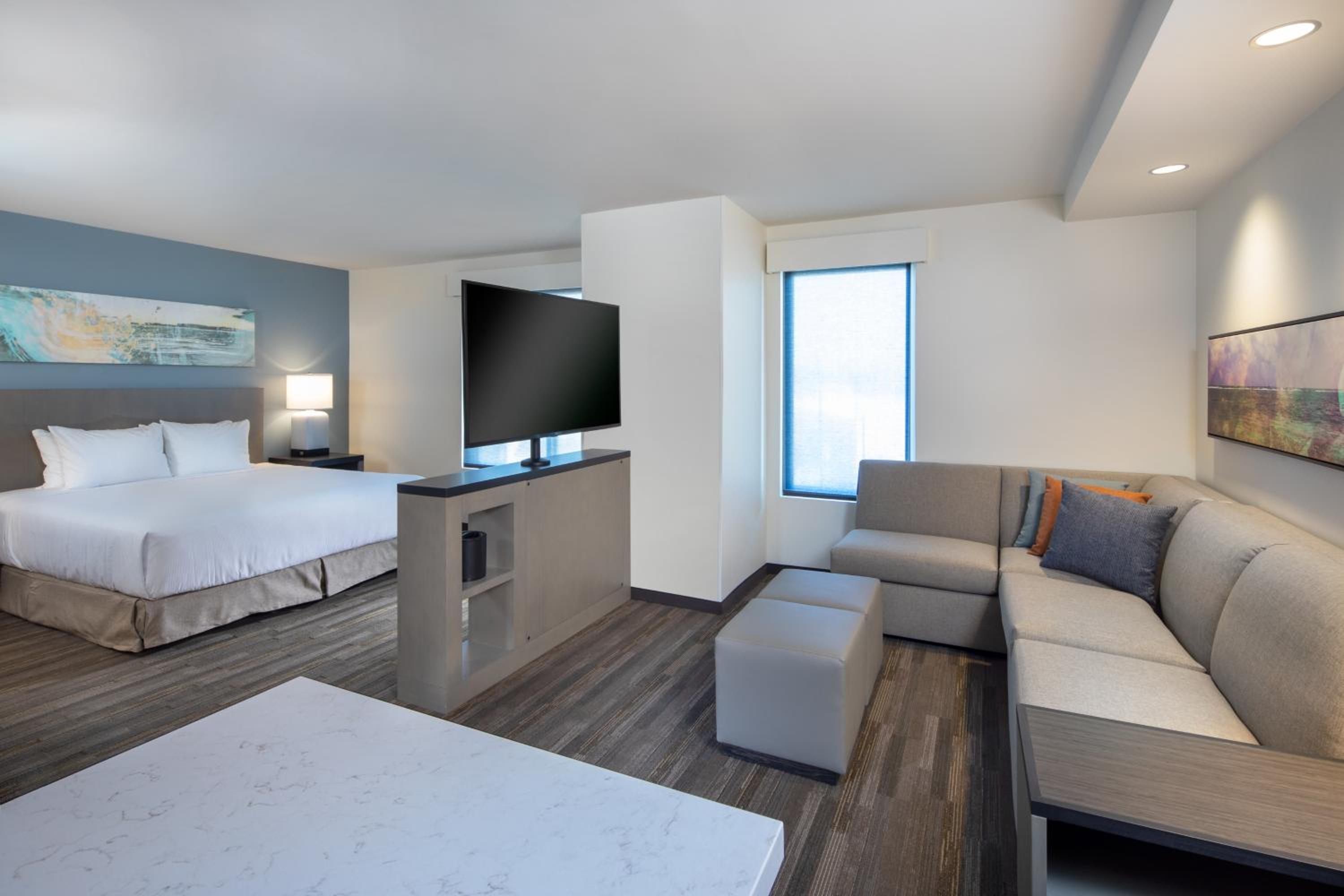 King Studio Suite with Kitchen and Sofa Bed - Photo 5