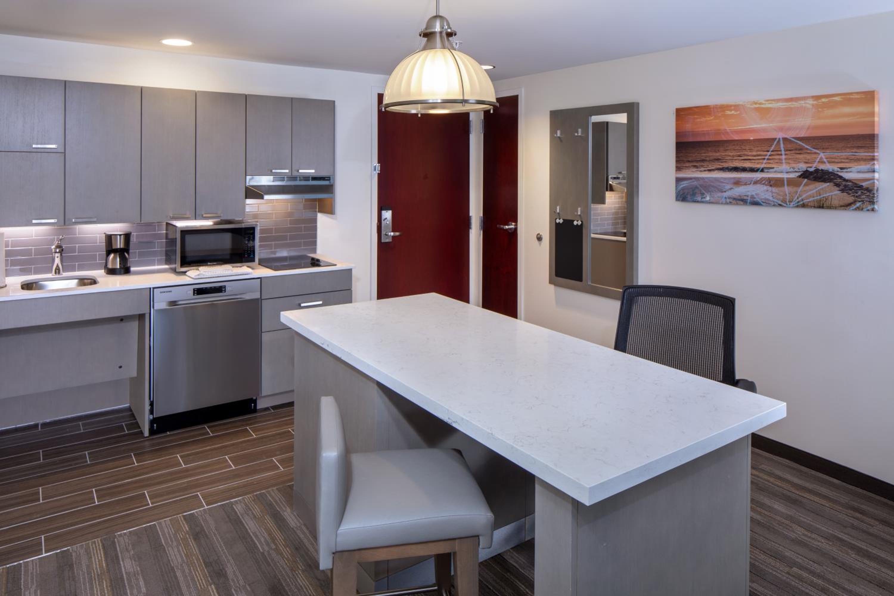 King Studio Suite with Kitchen and Sofa Bed - Photo 4