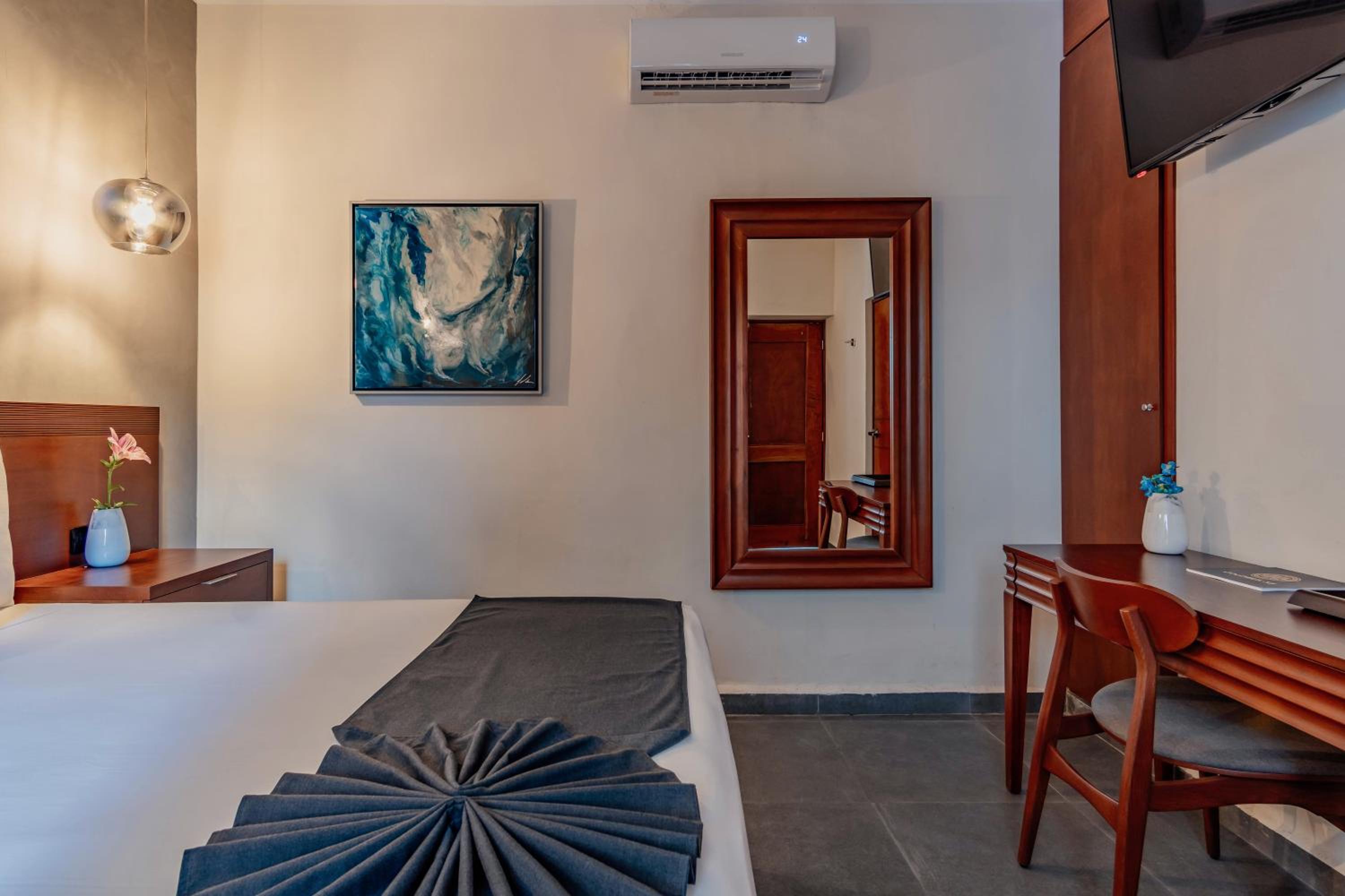 Deluxe Double Room - Photo 7