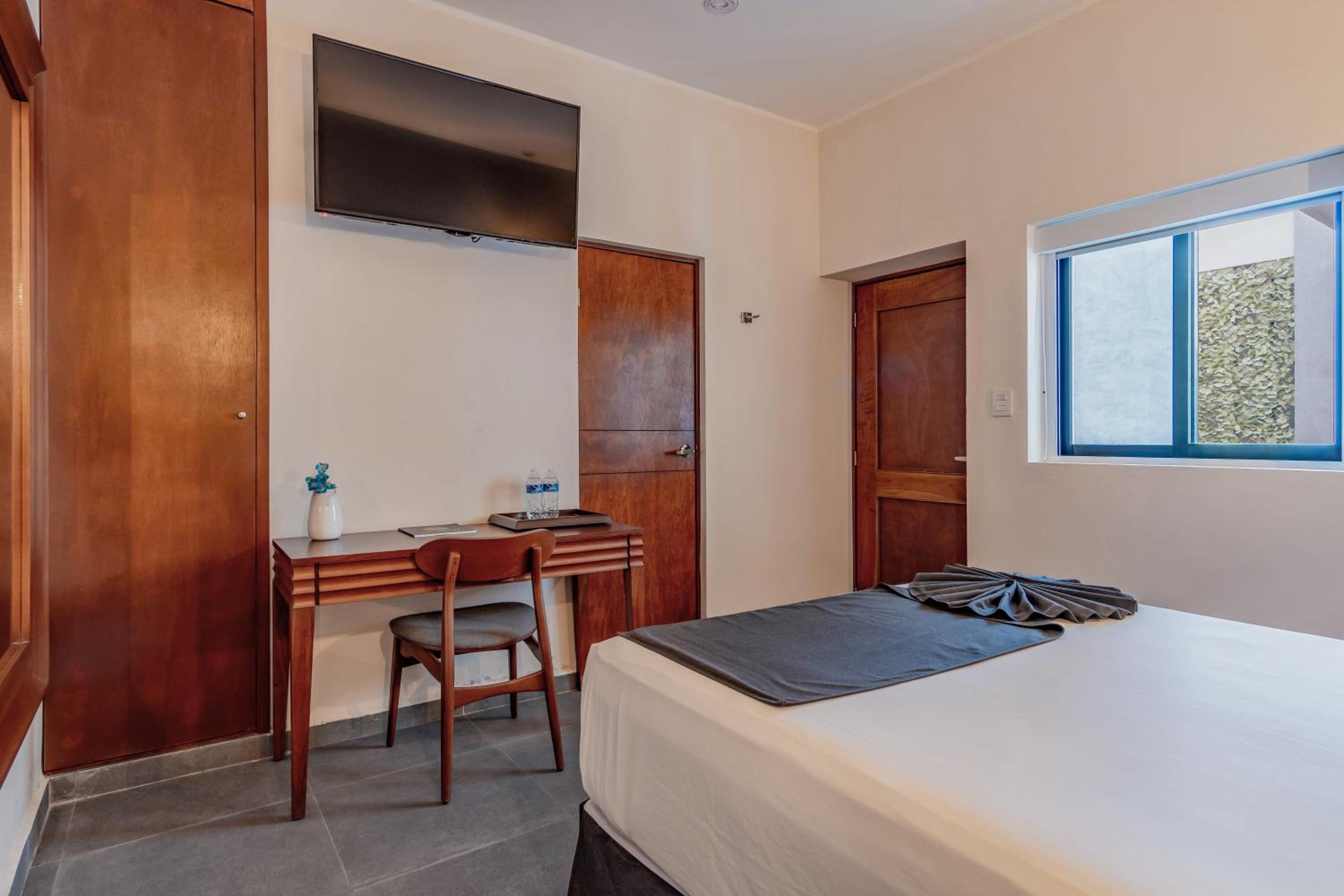 Deluxe Double Room - Photo 10