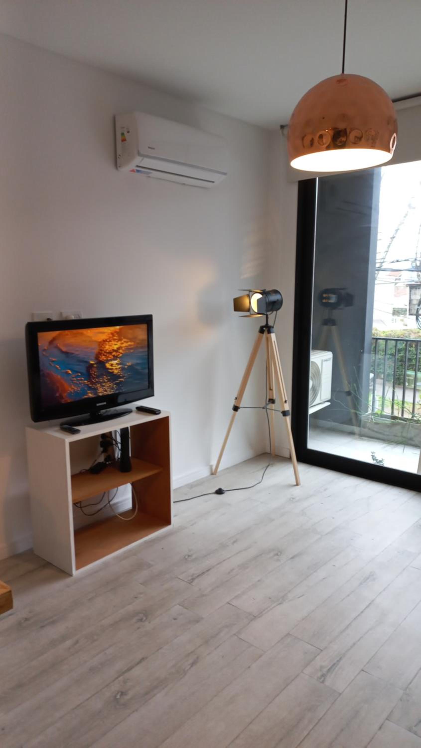 One-Bedroom Apartment photo 1