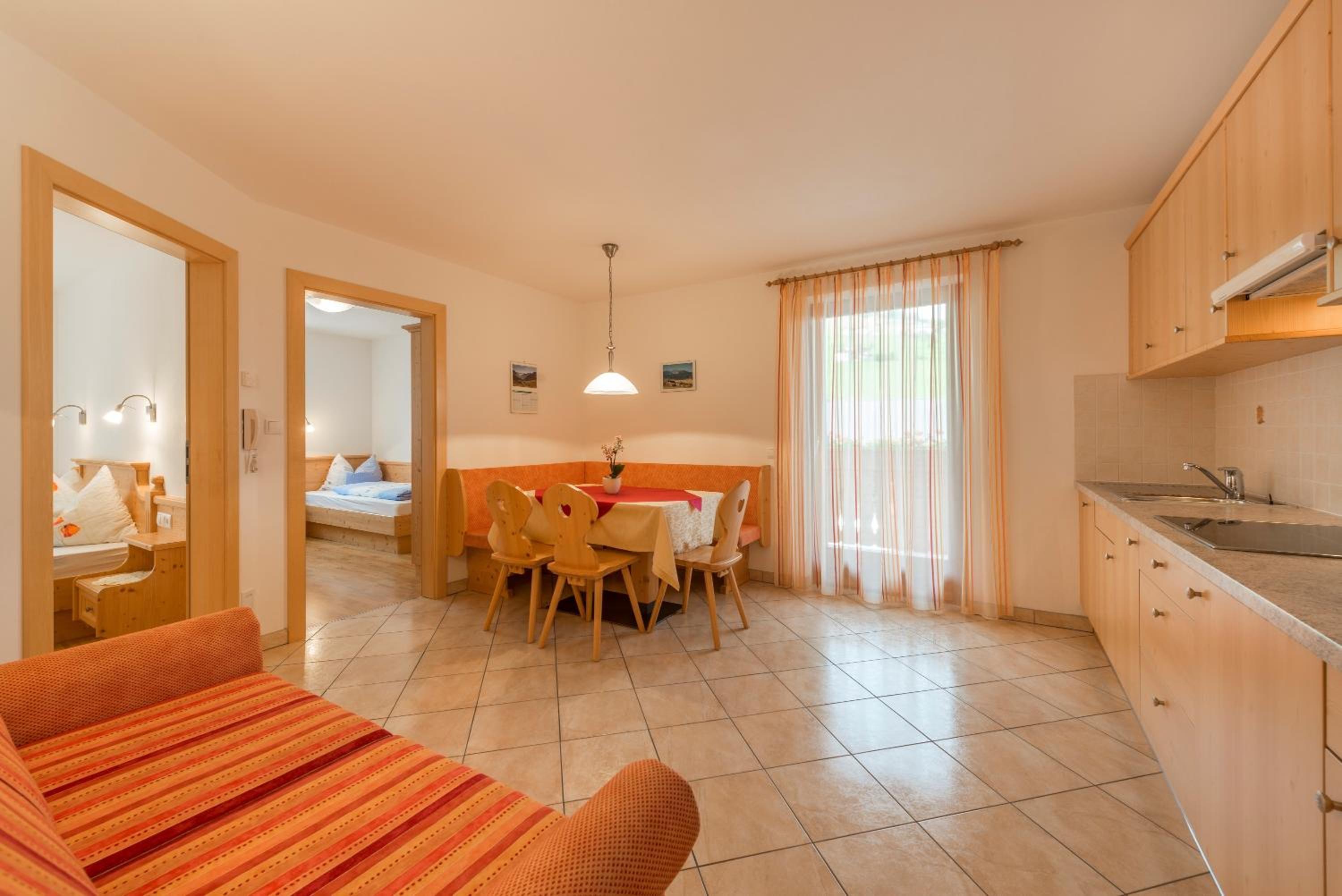 Apartment 3 with 2 bedrooms photo 2