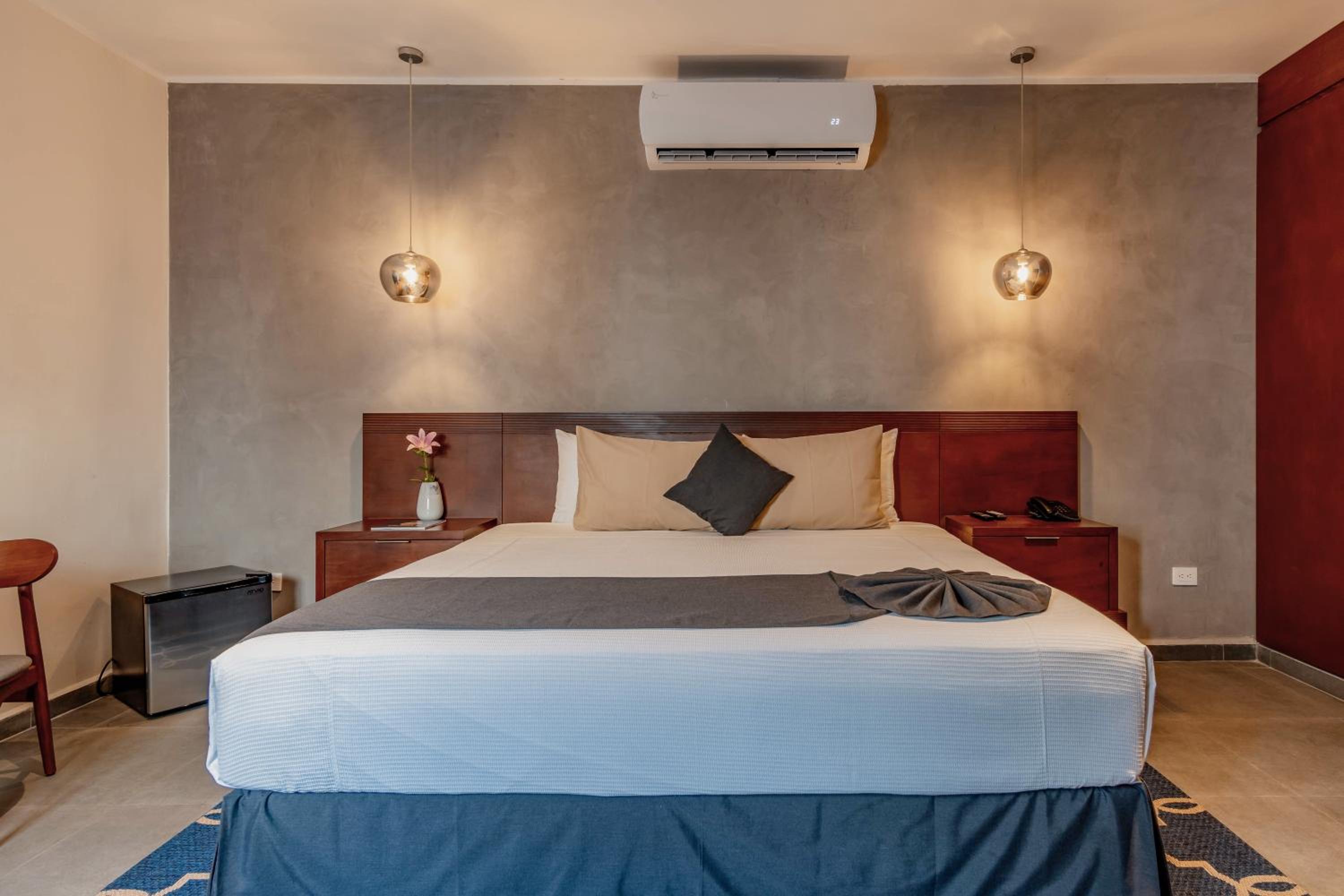Deluxe Suite - Photo 3