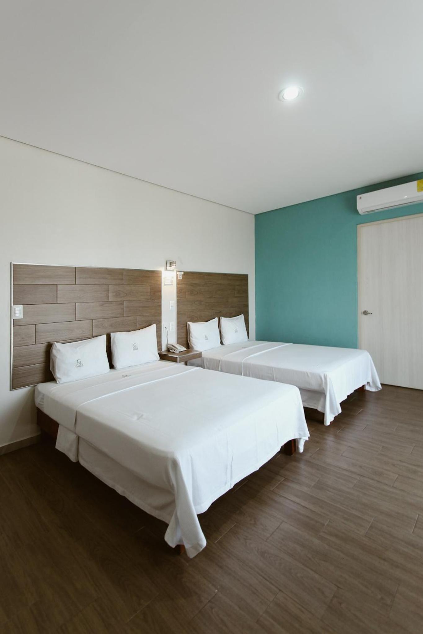 Quadruple Room - Photo 9