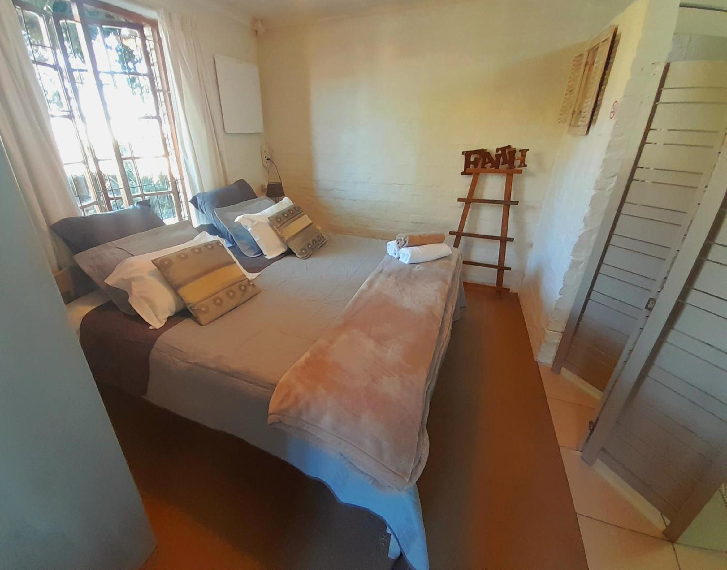Apartment with Shower - Photo 5