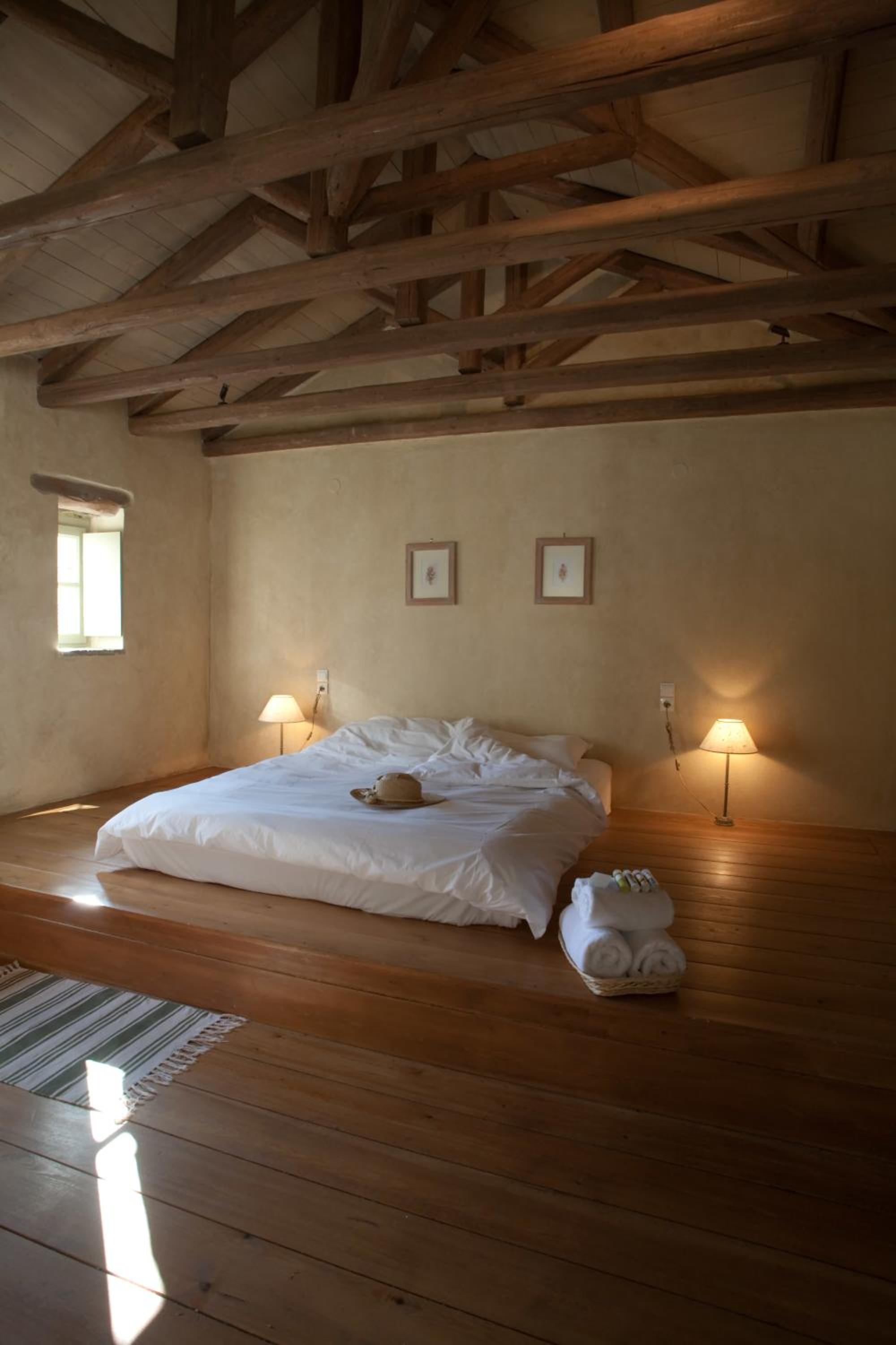 Country House - Split Level - Photo 1