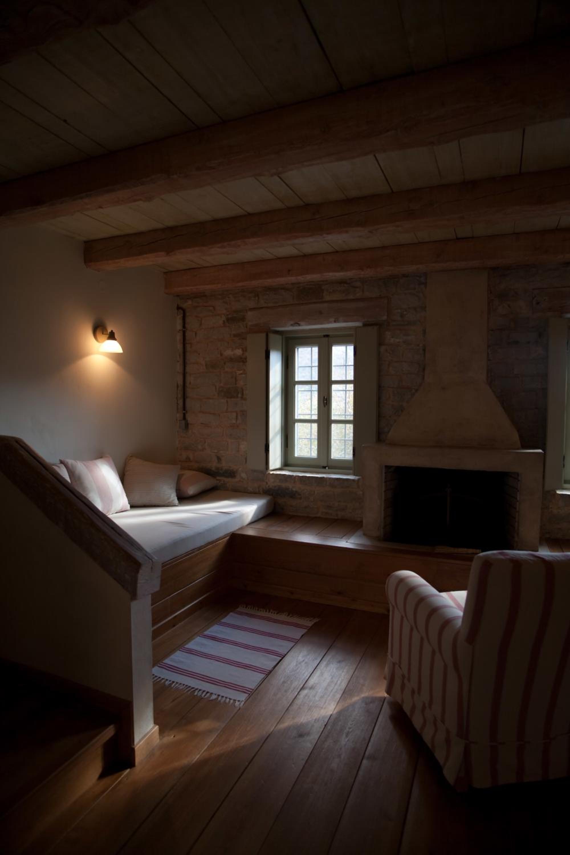 Country House - Split Level - Photo 4