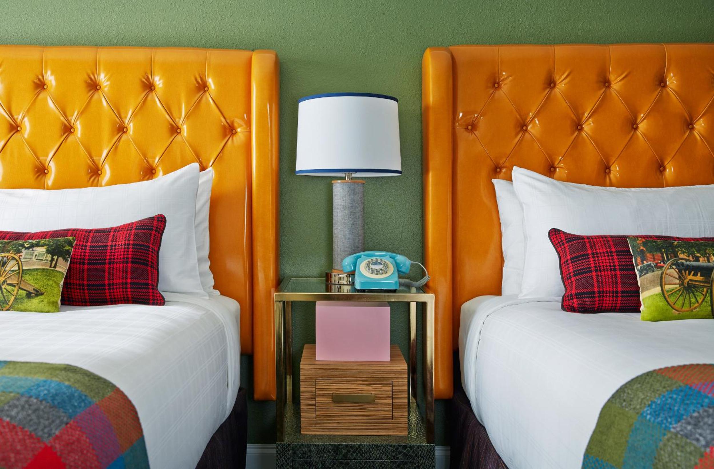 Queen Room with Two Queen Beds photo 2