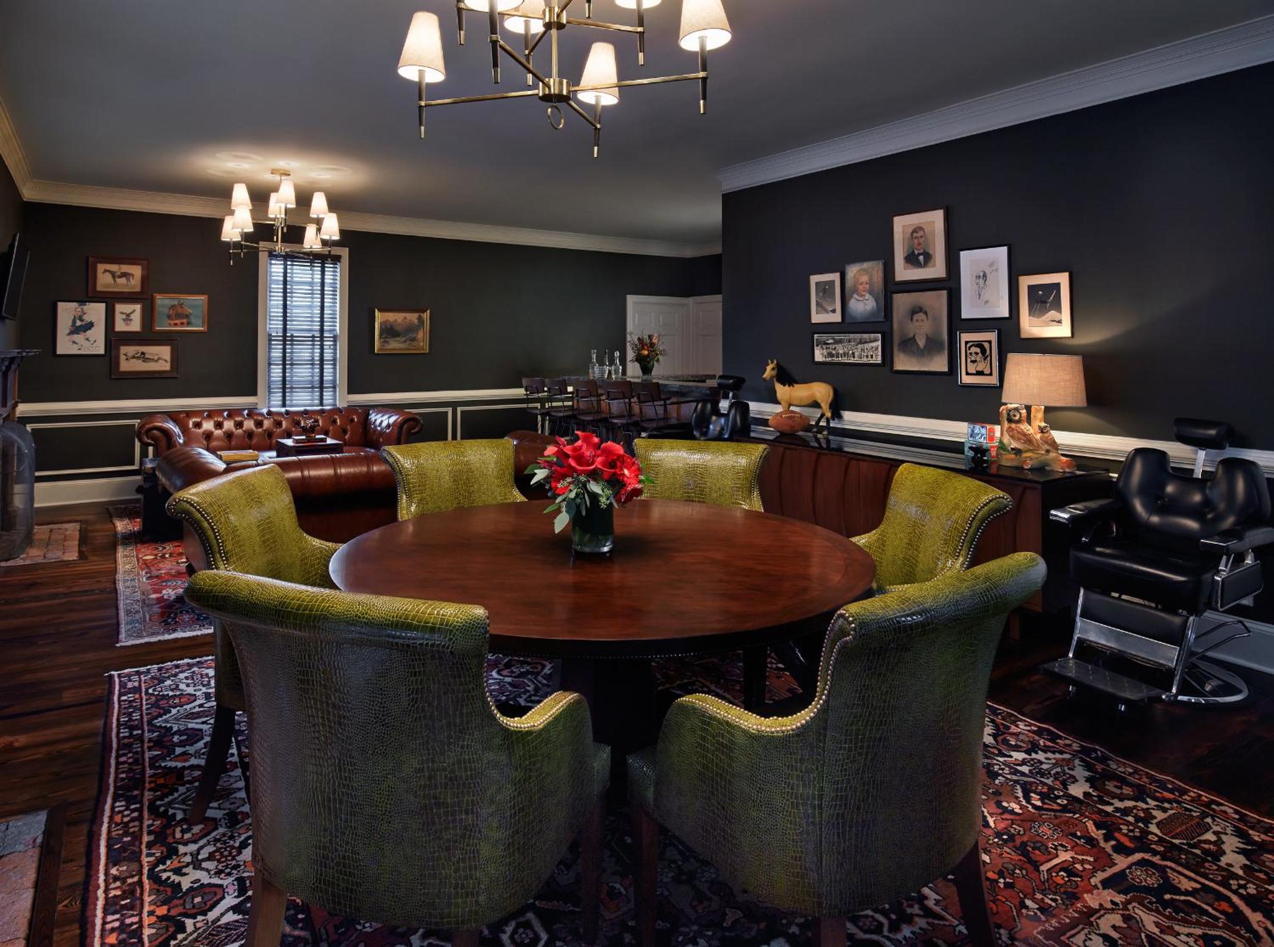 Deluxe King Suite photo 2