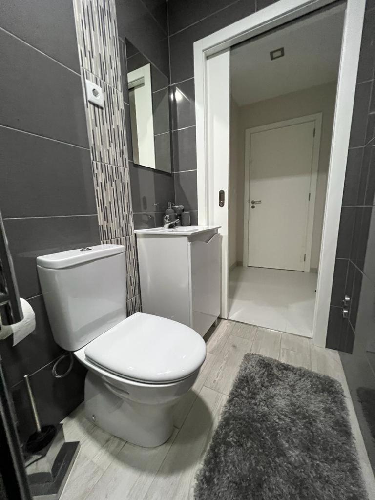 Two-Bedroom Apartment - Photo 23