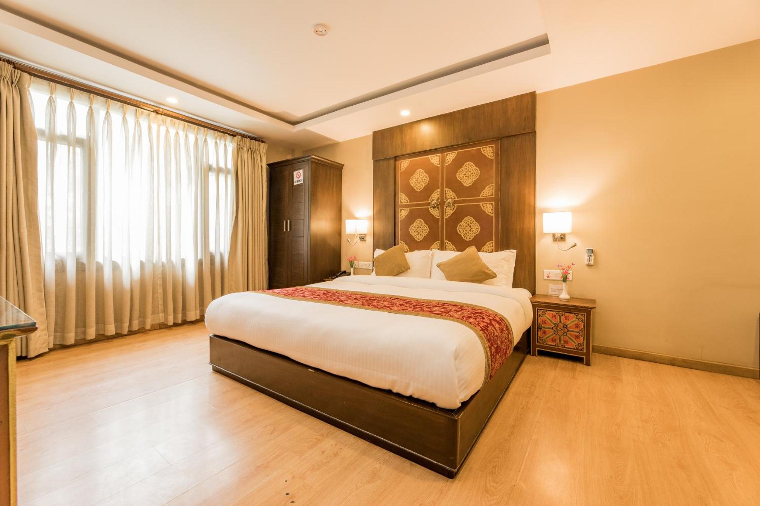 Deluxe Double or Twin Room - Photo 11