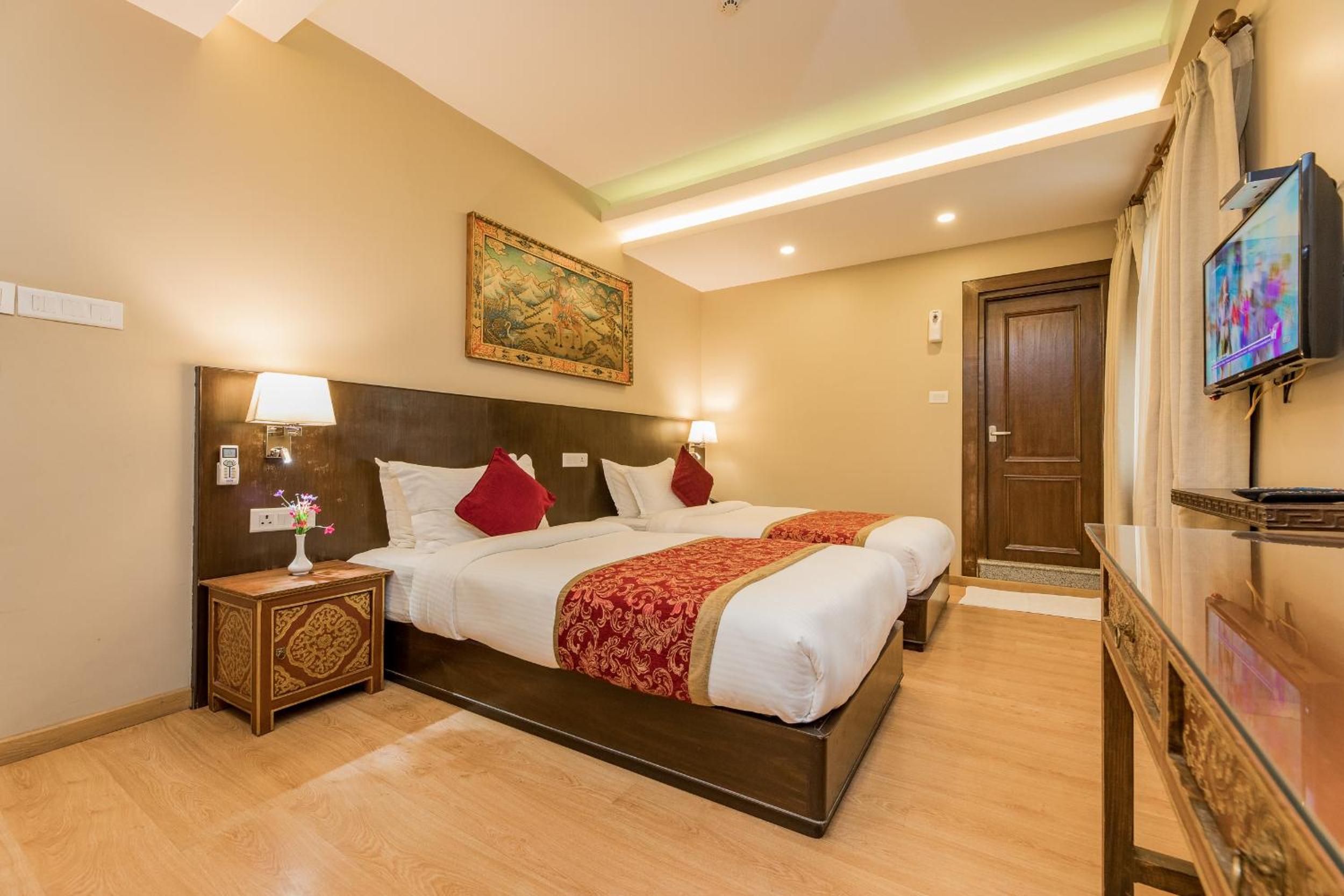 Deluxe Double or Twin Room - Photo 6