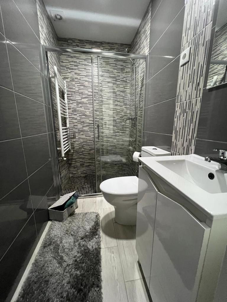 Two-Bedroom Apartment - Photo 36