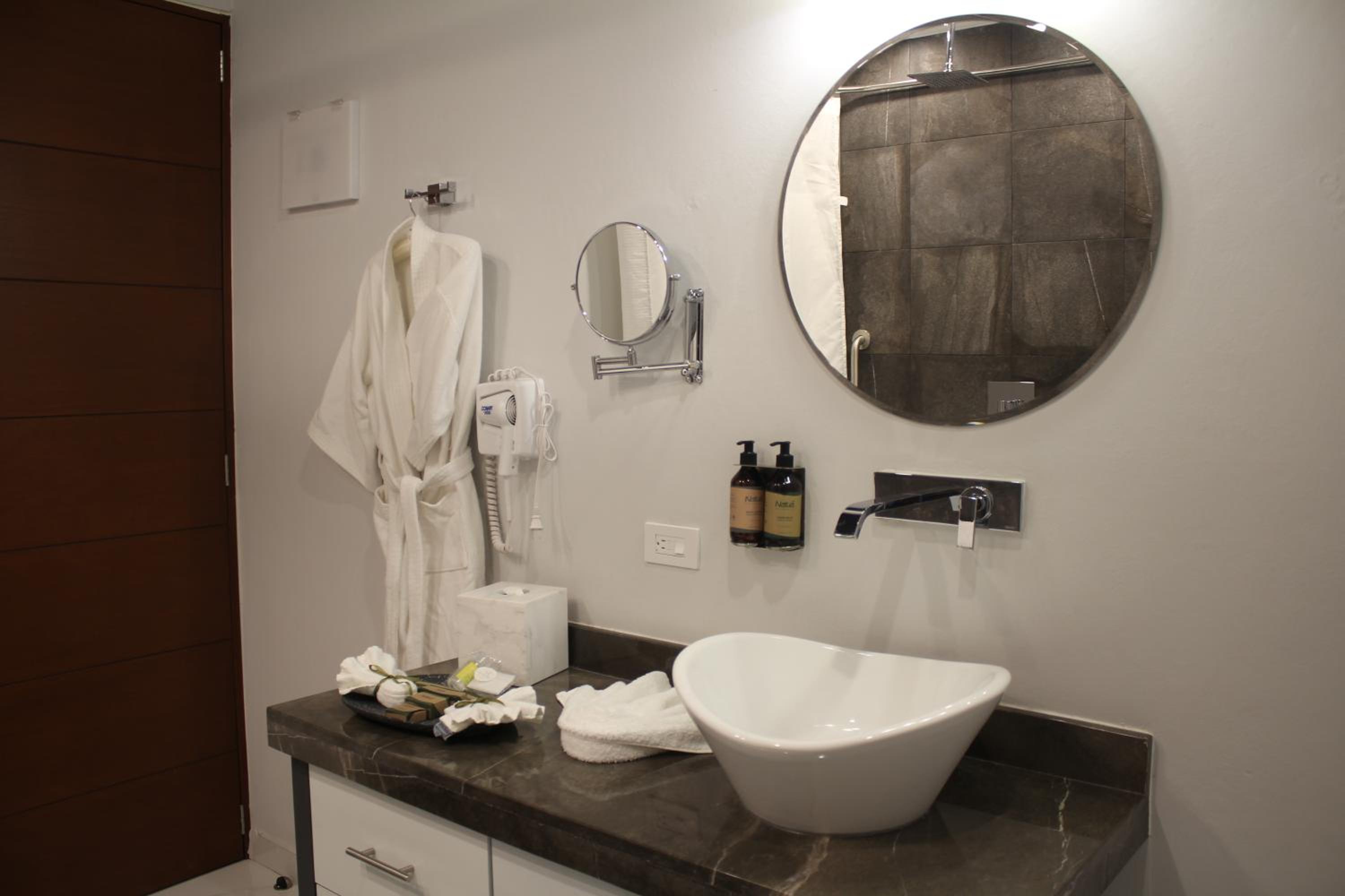 Junior Suite - Photo 9