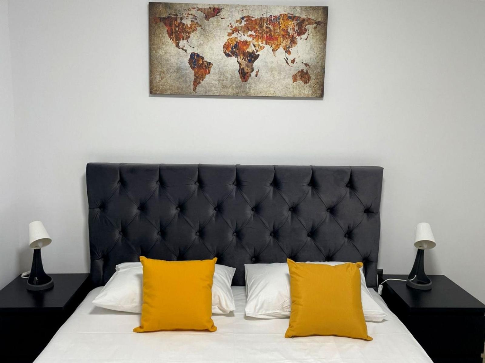 One-Bedroom Apartment photo 1